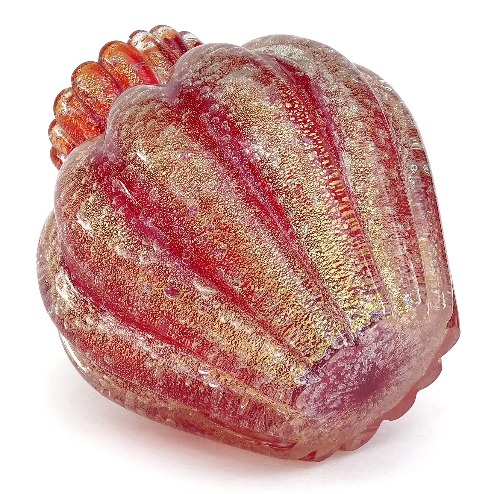 Seguso Vetri d'Arte Jarrón para capullos de flor acanalada de cristal artístico italiano de Murano rojo dorado Hecho a mano en venta