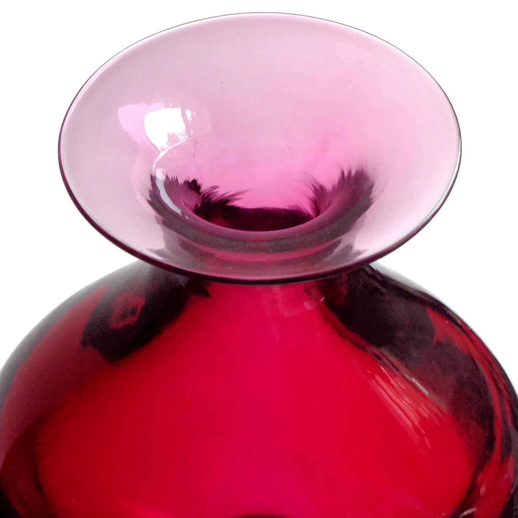 Fait main Seguso Vetri d'Arte Murano - Vase à fleurs en verre d'art italien rouge violet alexandrite en vente