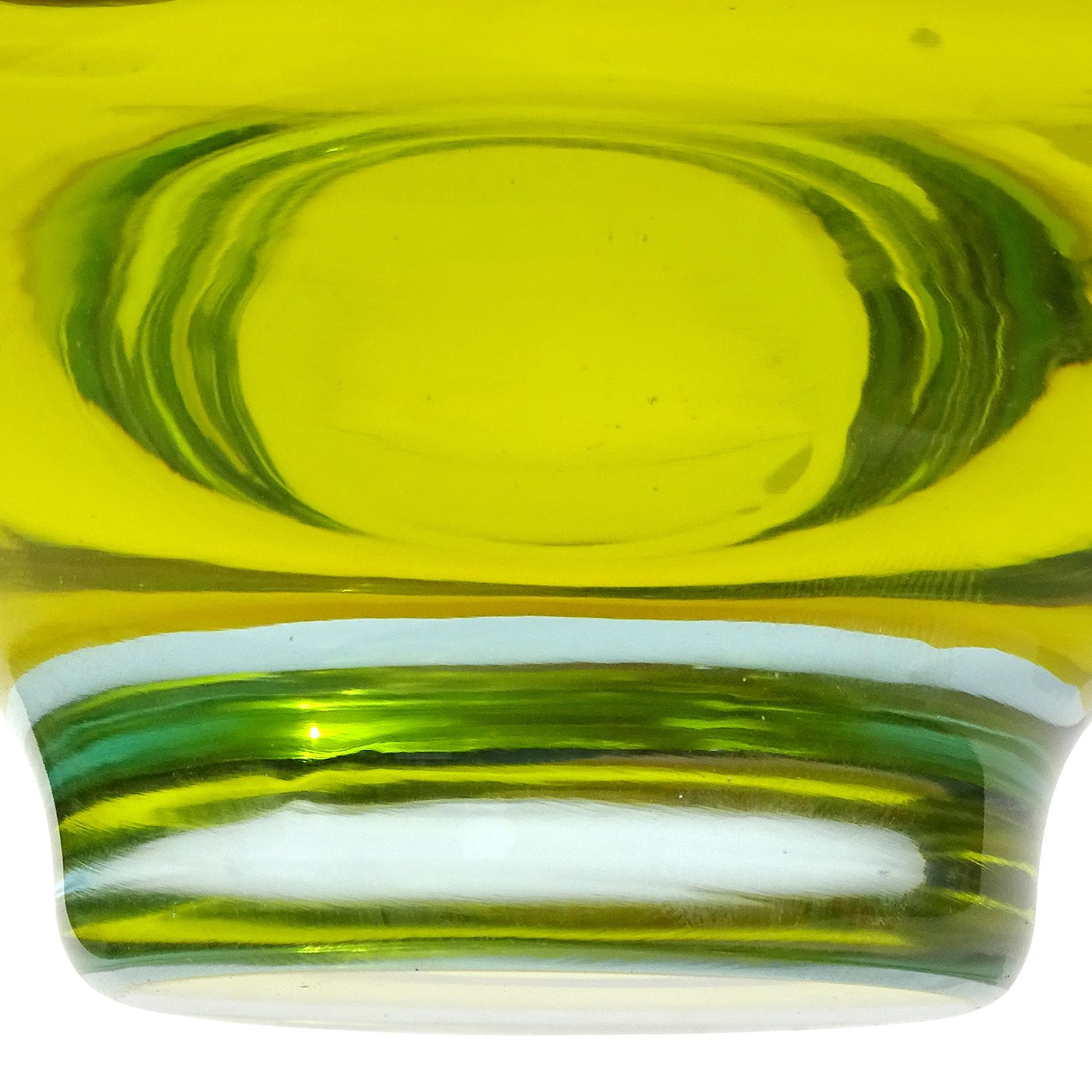Seguso Vetri d'Arte Murano Sommerso Blue Yellow Italian Art Glass Perfume Bottle In Good Condition In Kissimmee, FL
