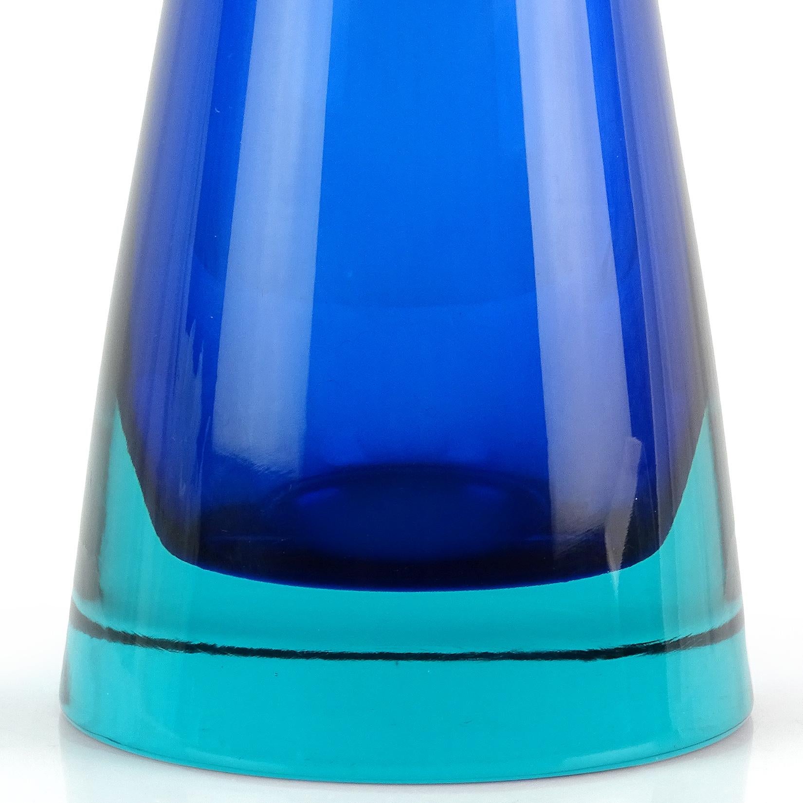 Mid-Century Modern Seguso Vetri d'Arte Murano Sommerso Cobalt Blue Italian Art Glass Flower Vase