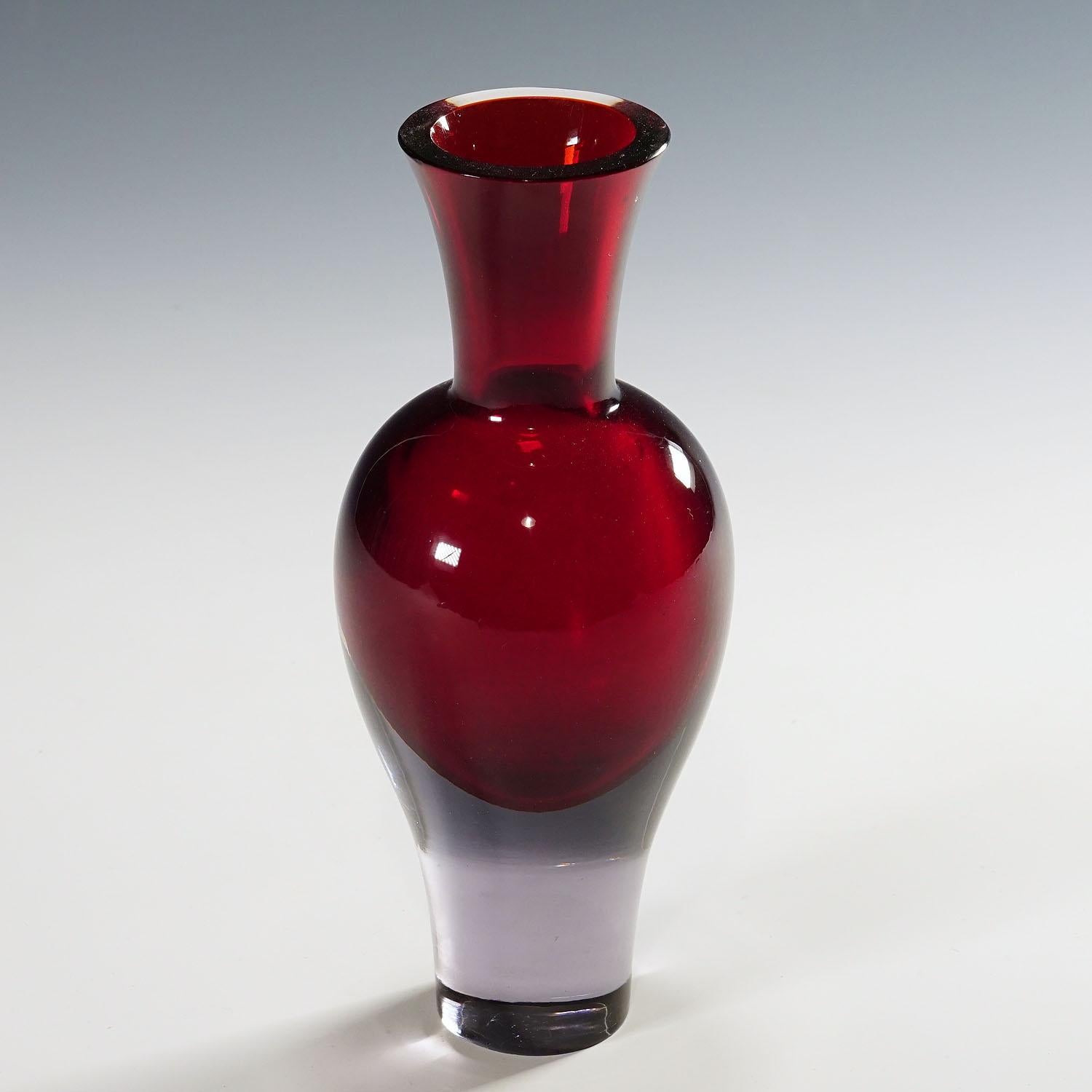 20th Century Seguso Vetri d'Arte Murano Sommerso Glass Vase, 1960s For Sale