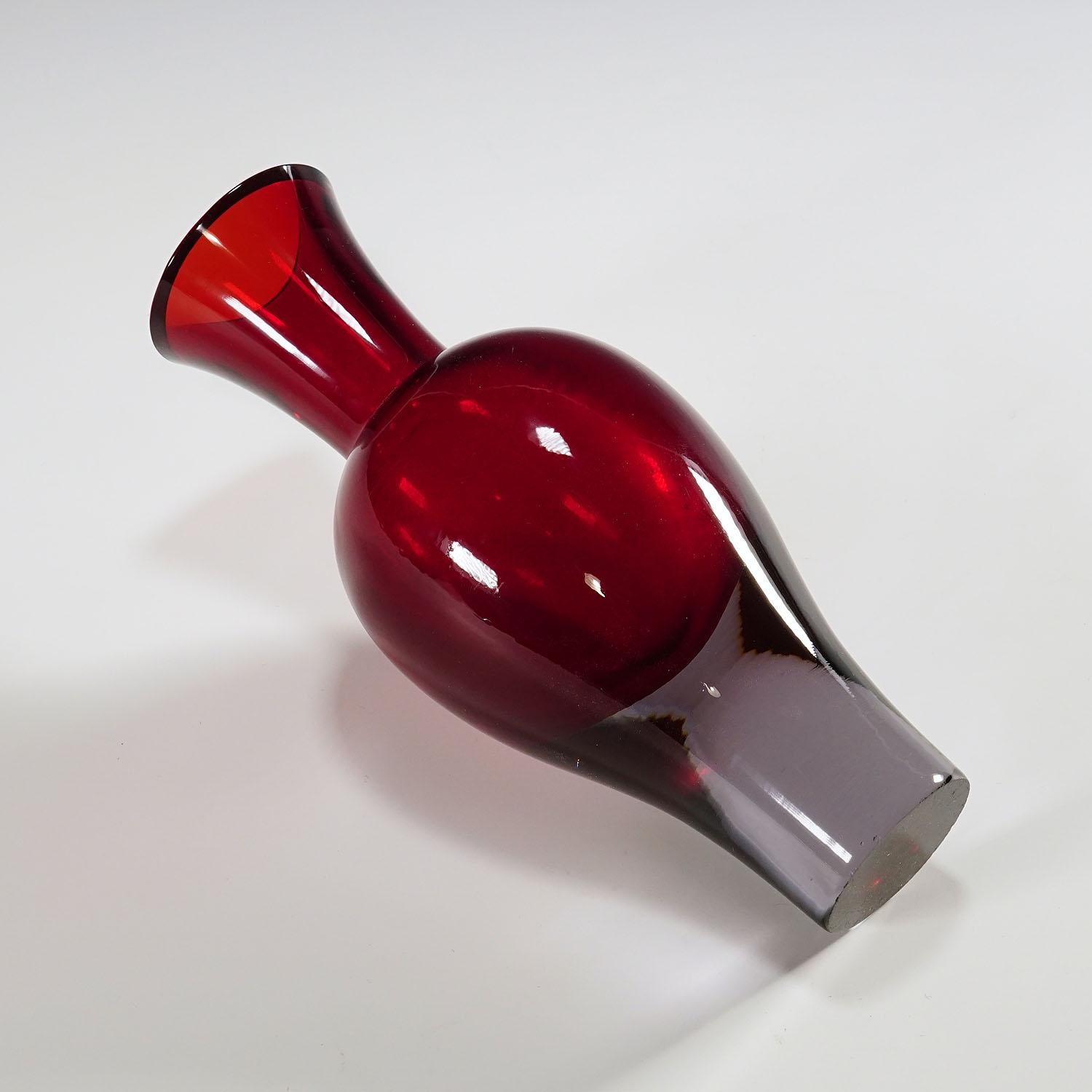Art Glass Seguso Vetri d'Arte Murano Sommerso Glass Vase, 1960s For Sale