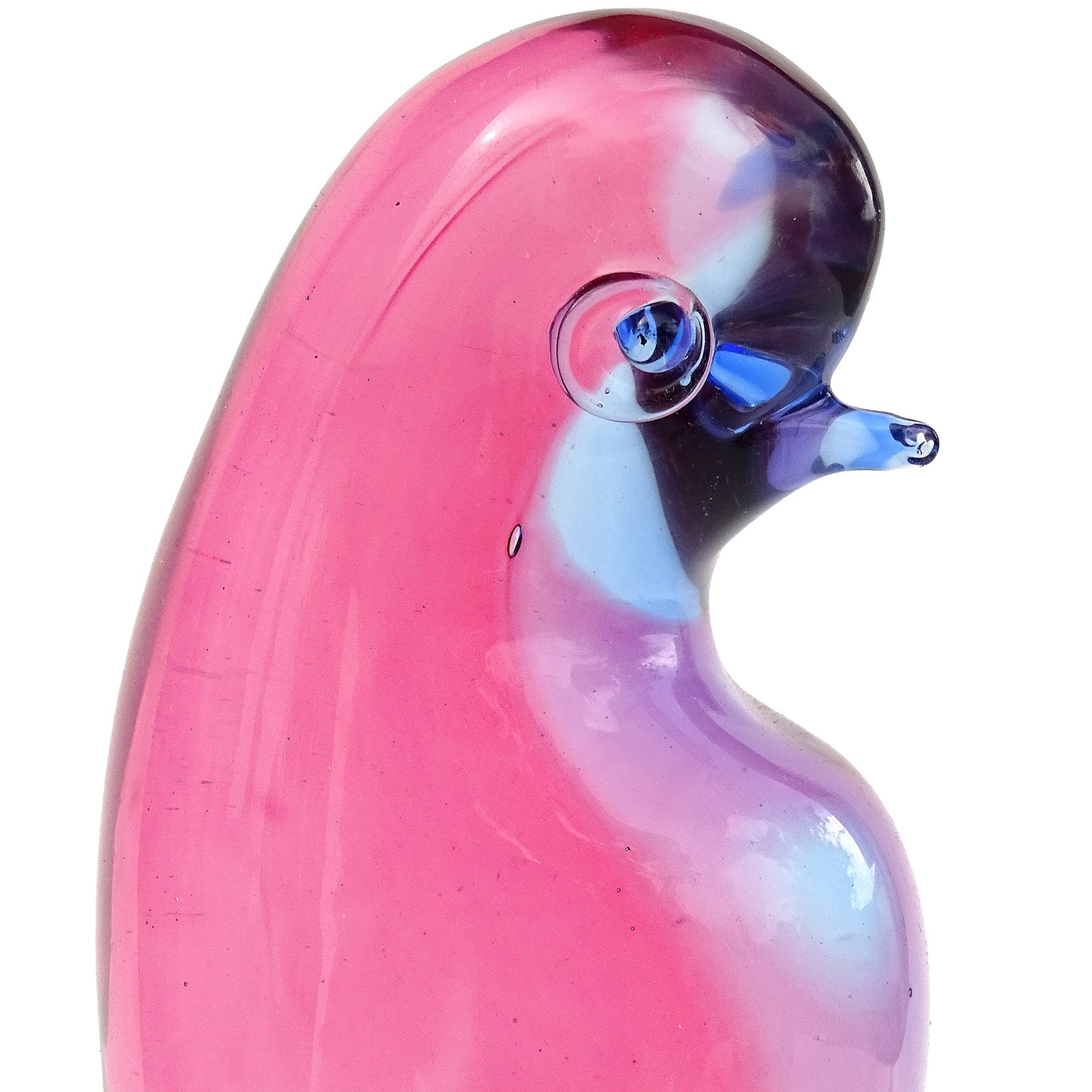 Beautiful and large, vintage Murano hand blown Sommerso pink and blue Italian art glass bird figurine / sculpture. Documented to the Seguso Vetri d'Arte company, circa 1950s. The bird is also polished in the Seguso Vetri d'Arte book, page 141.