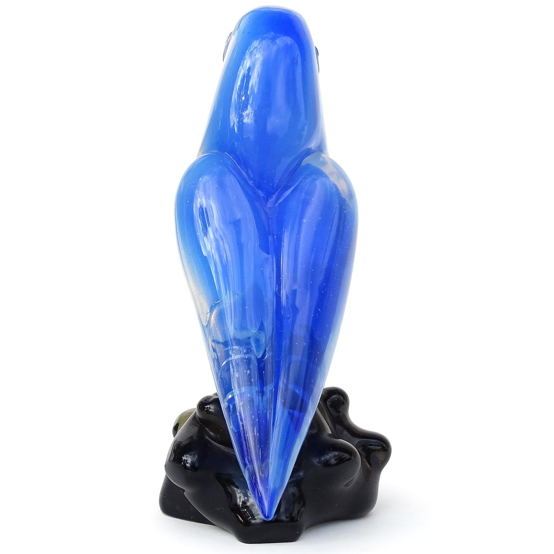 Italienische Seguso Vetri d'Arte Murano-Kunstglas-Vogelfigur aus blauem Opal in Weiß (Handgefertigt) im Angebot