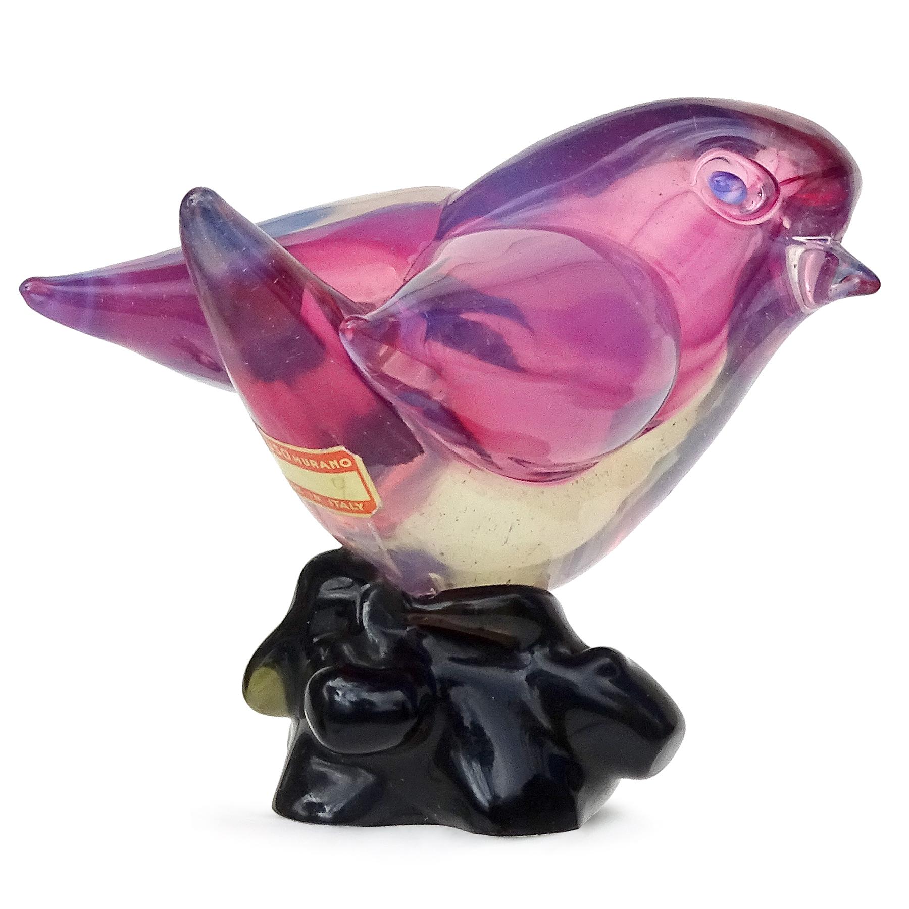 Hand-Crafted Seguso Vetri d'Arte Murano Vintage Pink Opal Black Italian Art Glass Bird Figure