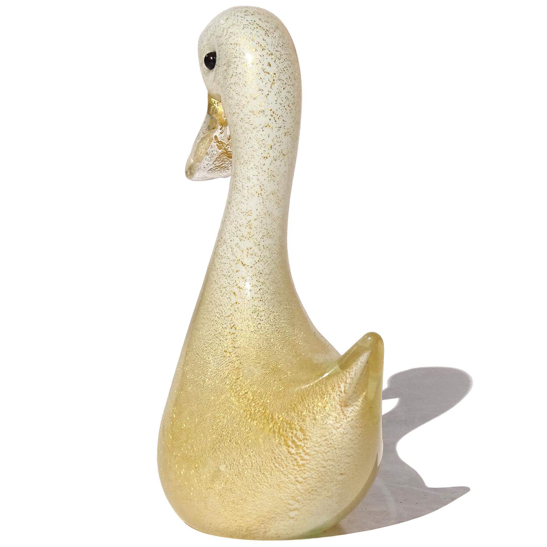 Seguso Vetri d'Arte Murano White Gold Flecks Italian Art Glass Baby Duck Figure In Good Condition For Sale In Kissimmee, FL