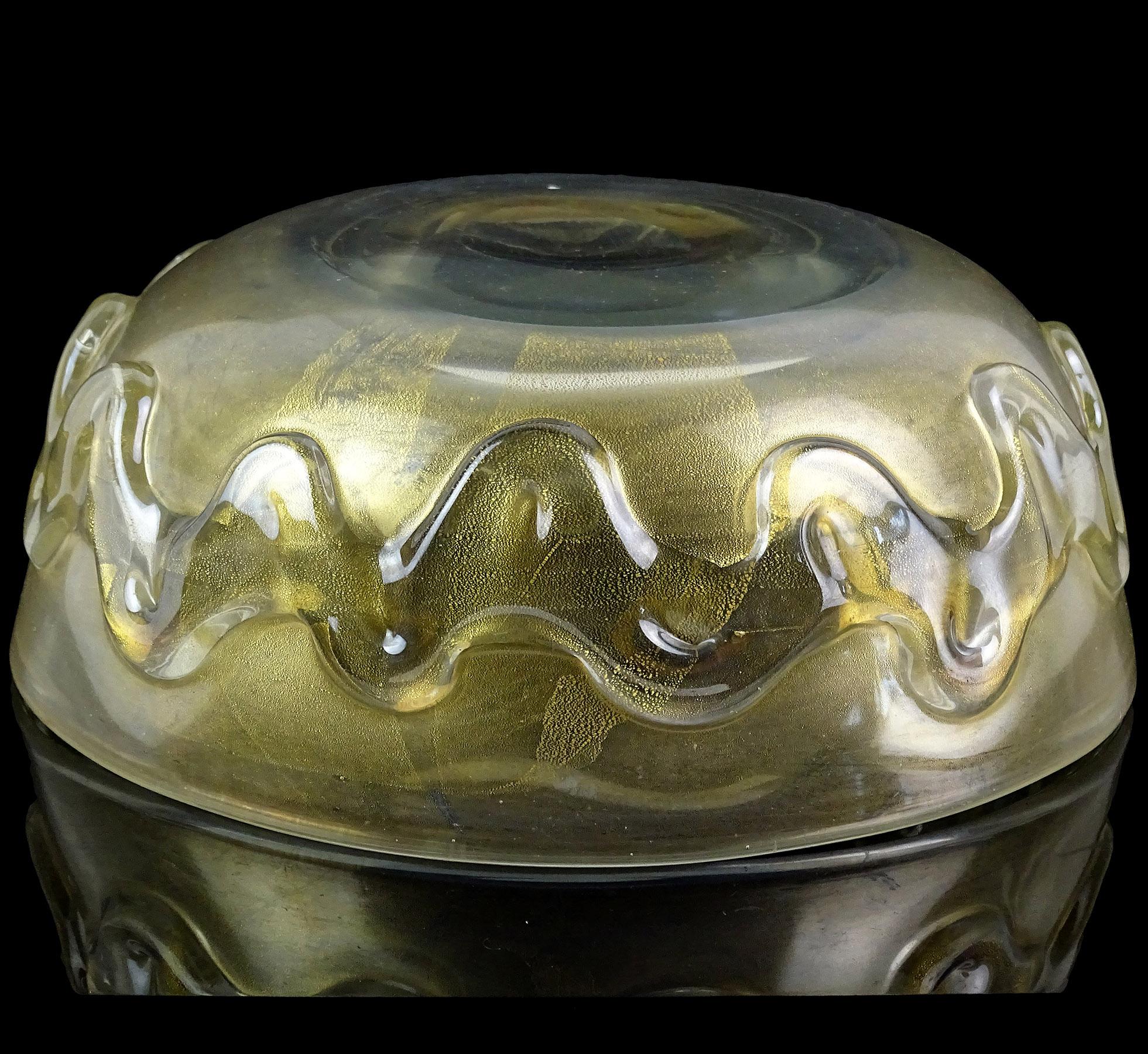 Seguso Vetri d'Arte Cuenco de vidrio artístico italiano iridiscente con motas doradas de Murano Poli en venta 3