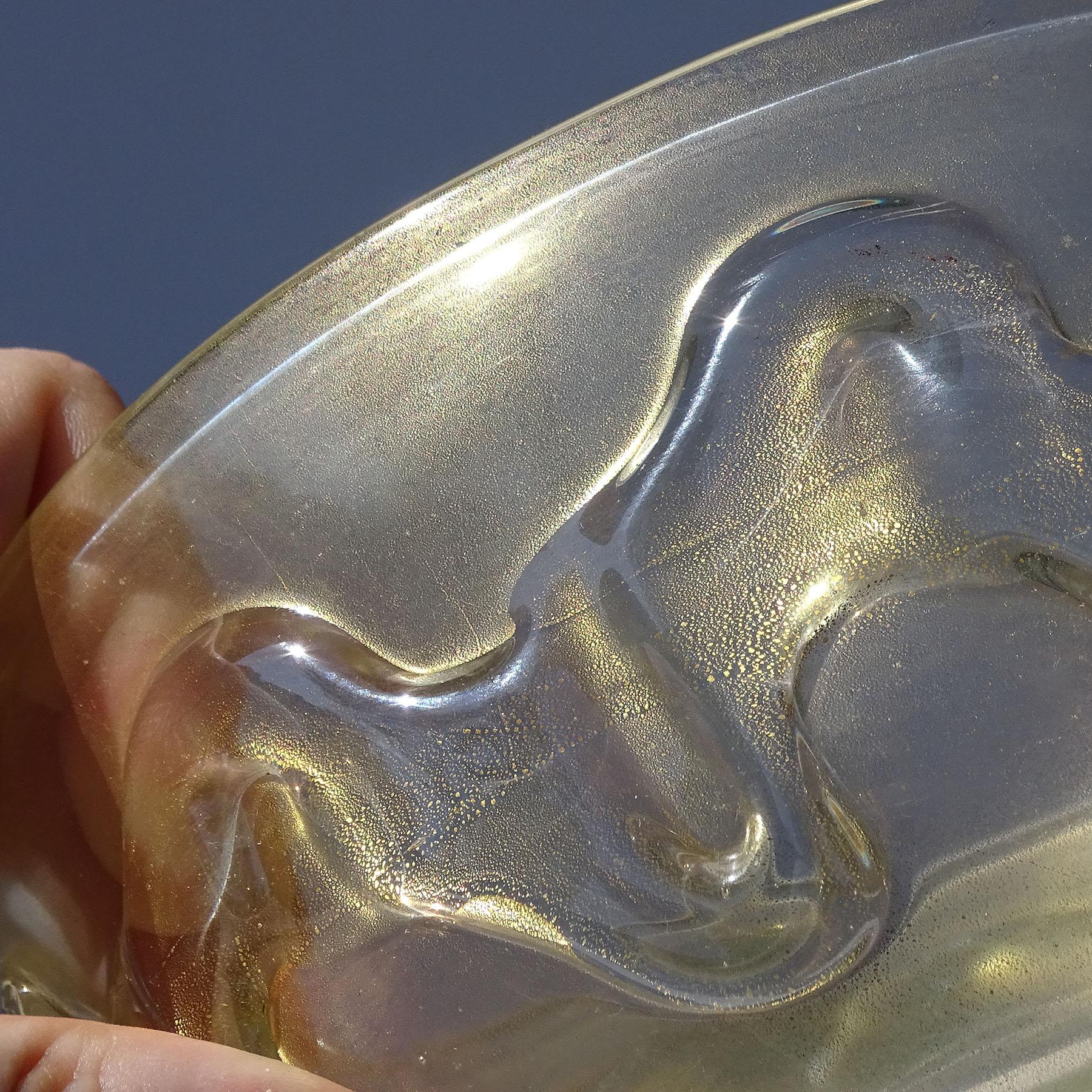Seguso Vetri d'Arte Cuenco de vidrio artístico italiano iridiscente con motas doradas de Murano Poli en venta 1