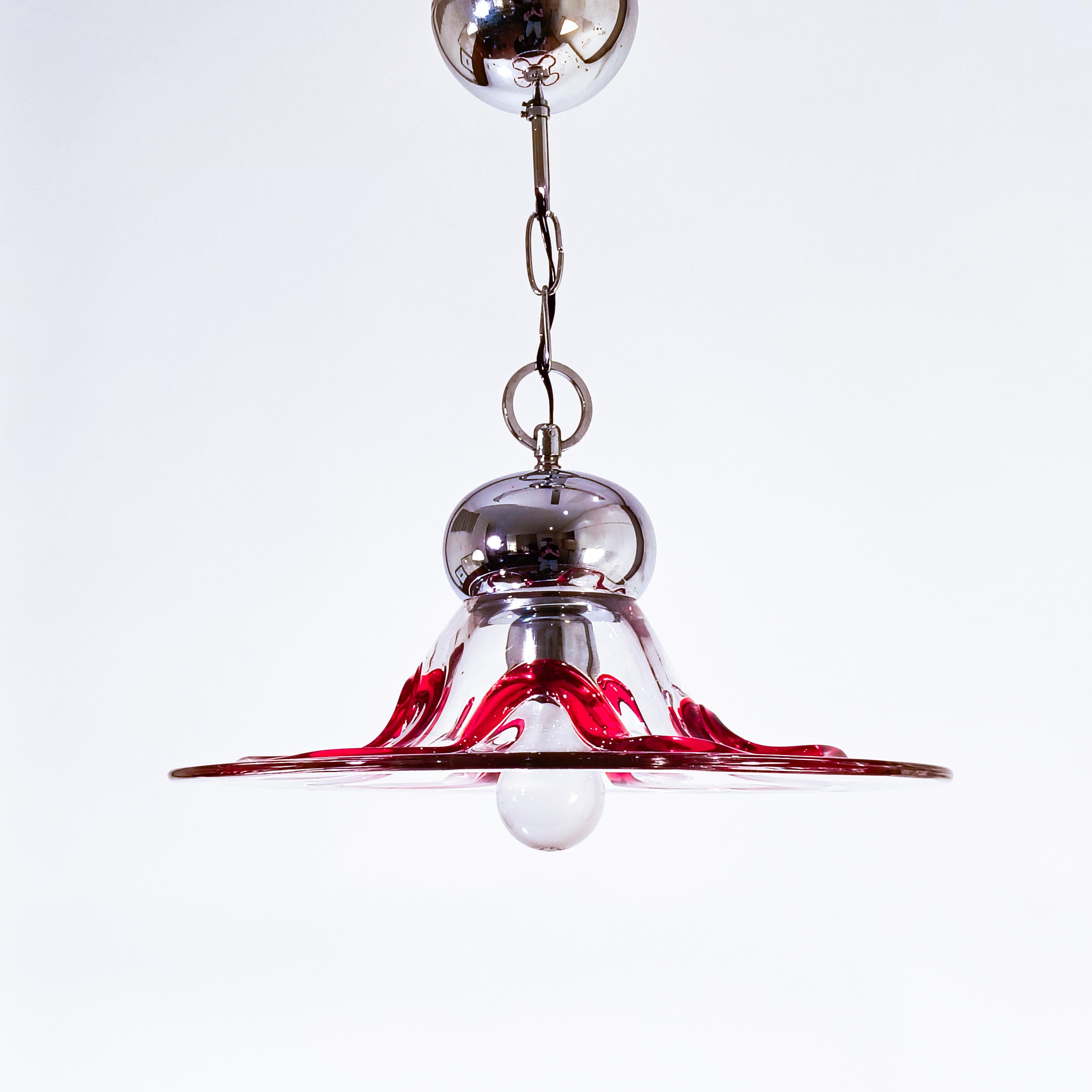 Seguso Vetri d'Arte. Postmoderne Murano-Glas-Pendelleuchte, Italien, 1980er Jahre (Metall) im Angebot