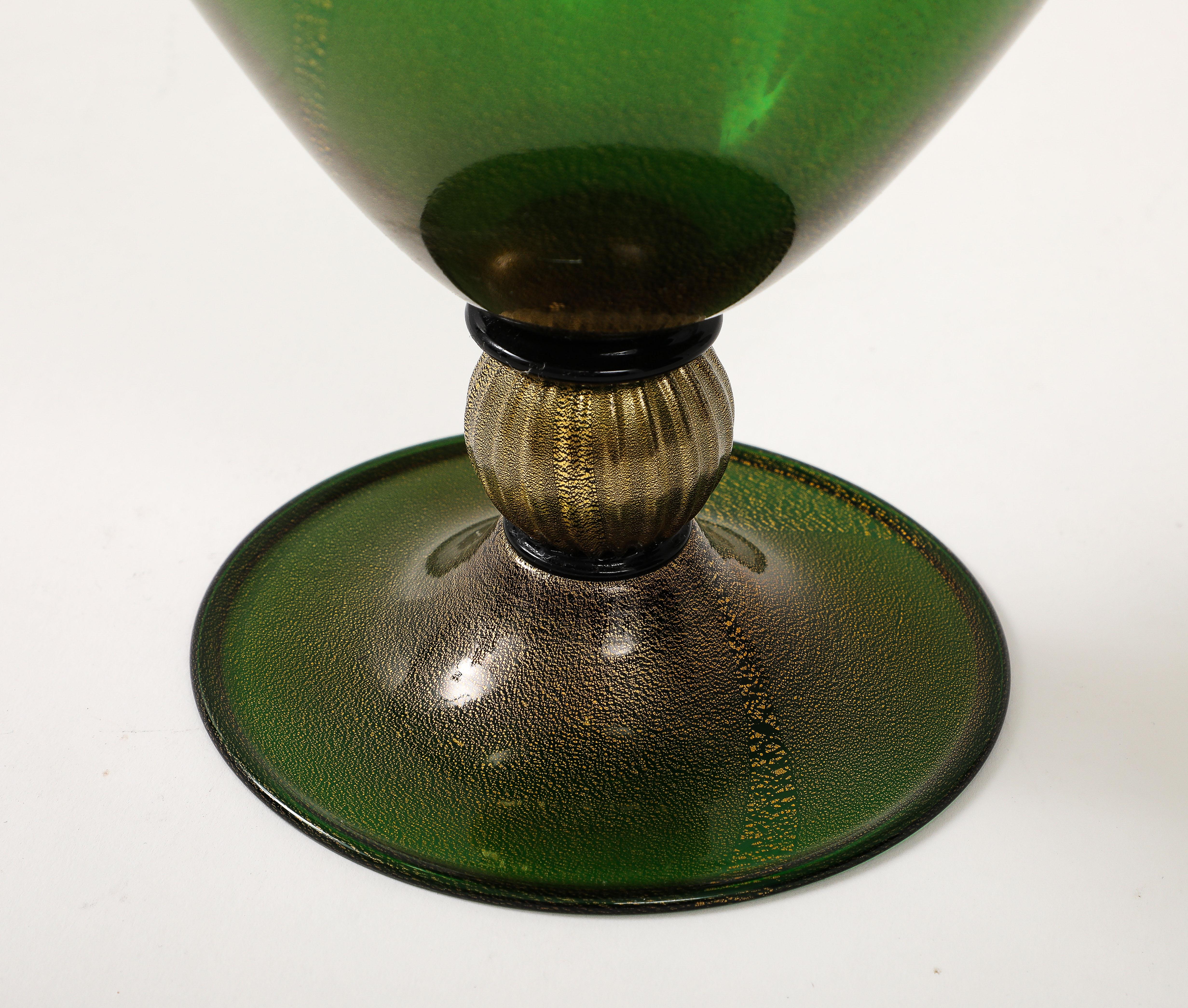 Seguso vetri d'arte Rare Veronese Vase in Green with Gold Inclusions For Sale 8