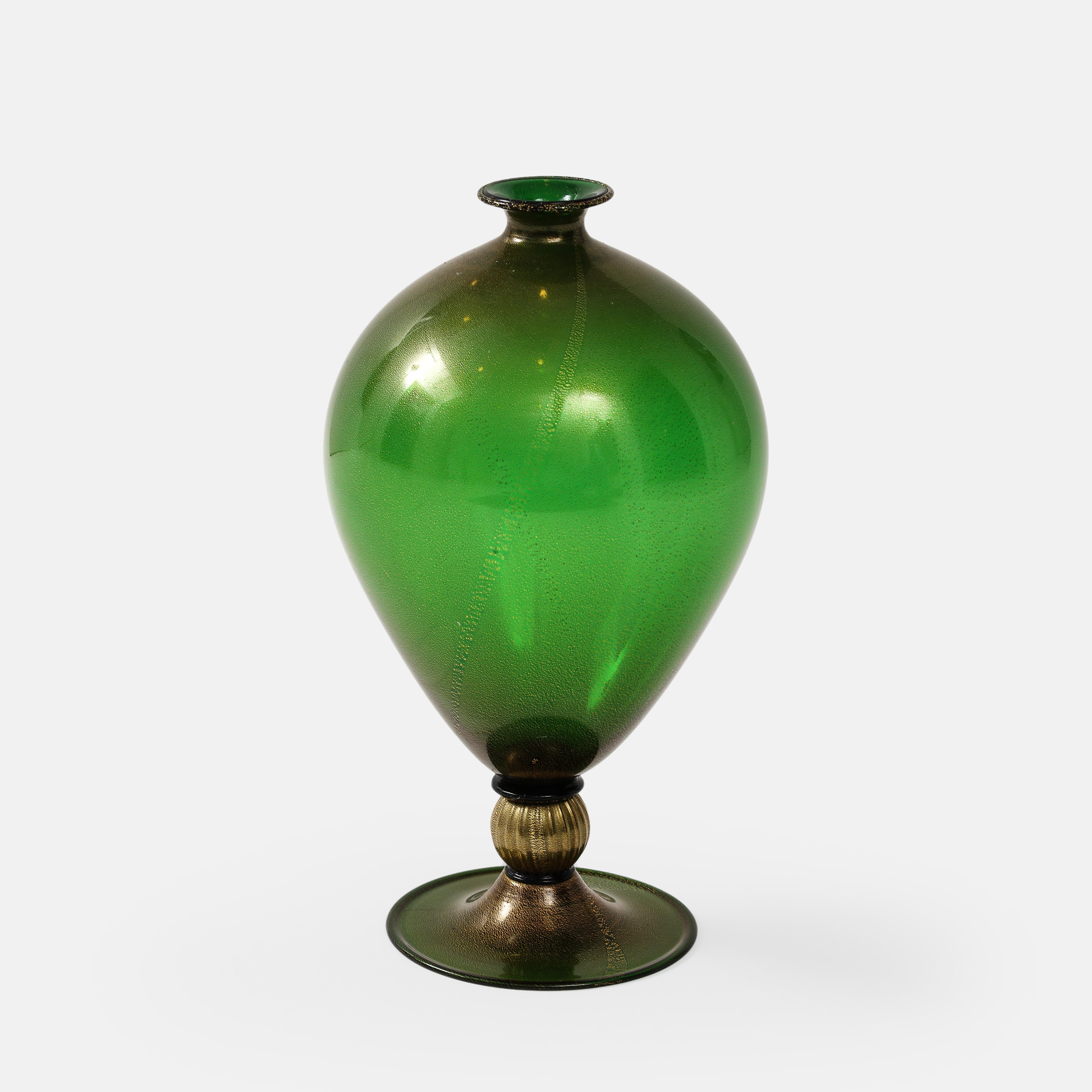 Mid-Century Modern Seguso vetri d'arte Rare Veronese Vase in Green with Gold Inclusions For Sale