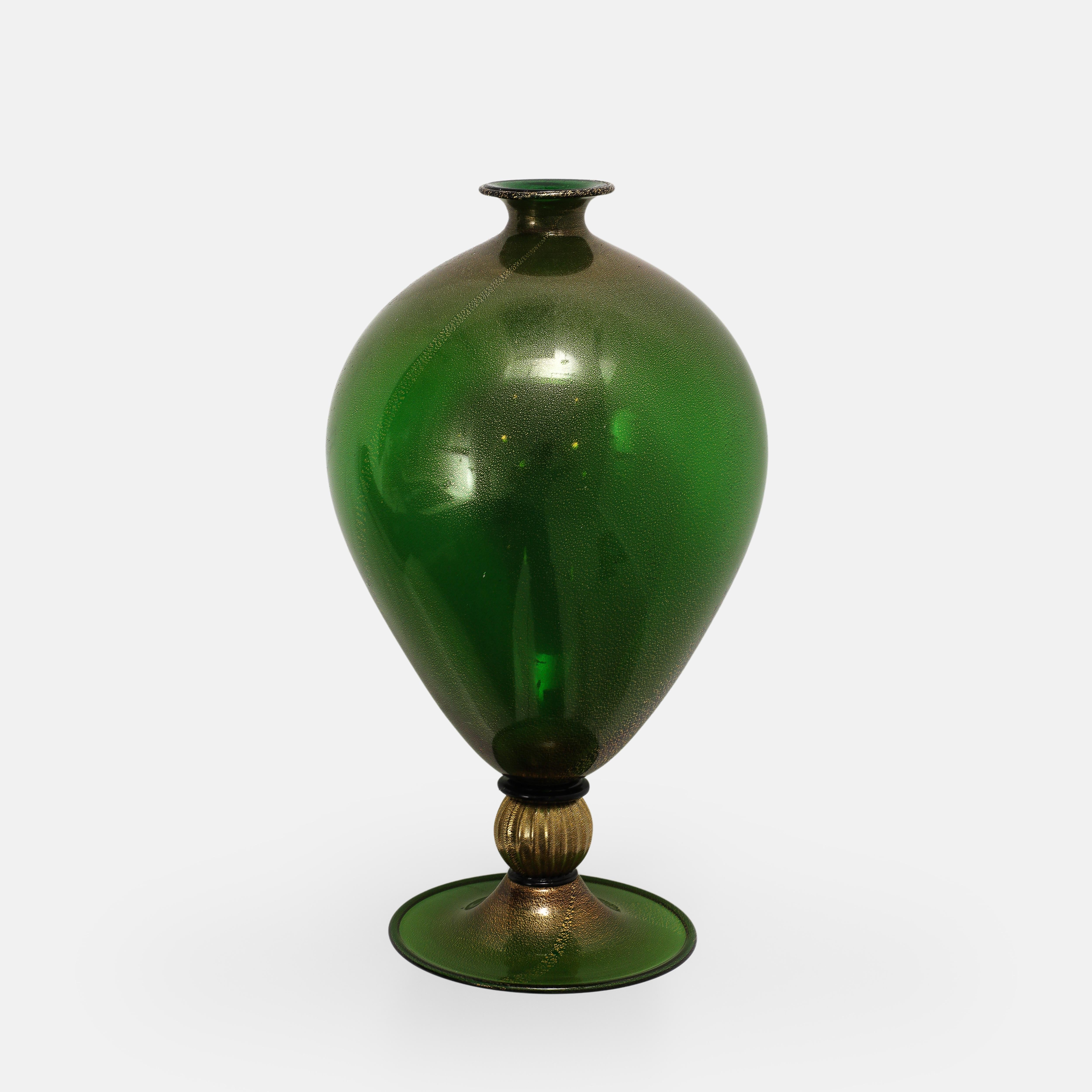 Blown Glass Seguso vetri d'arte Rare Veronese Vase in Green with Gold Inclusions For Sale