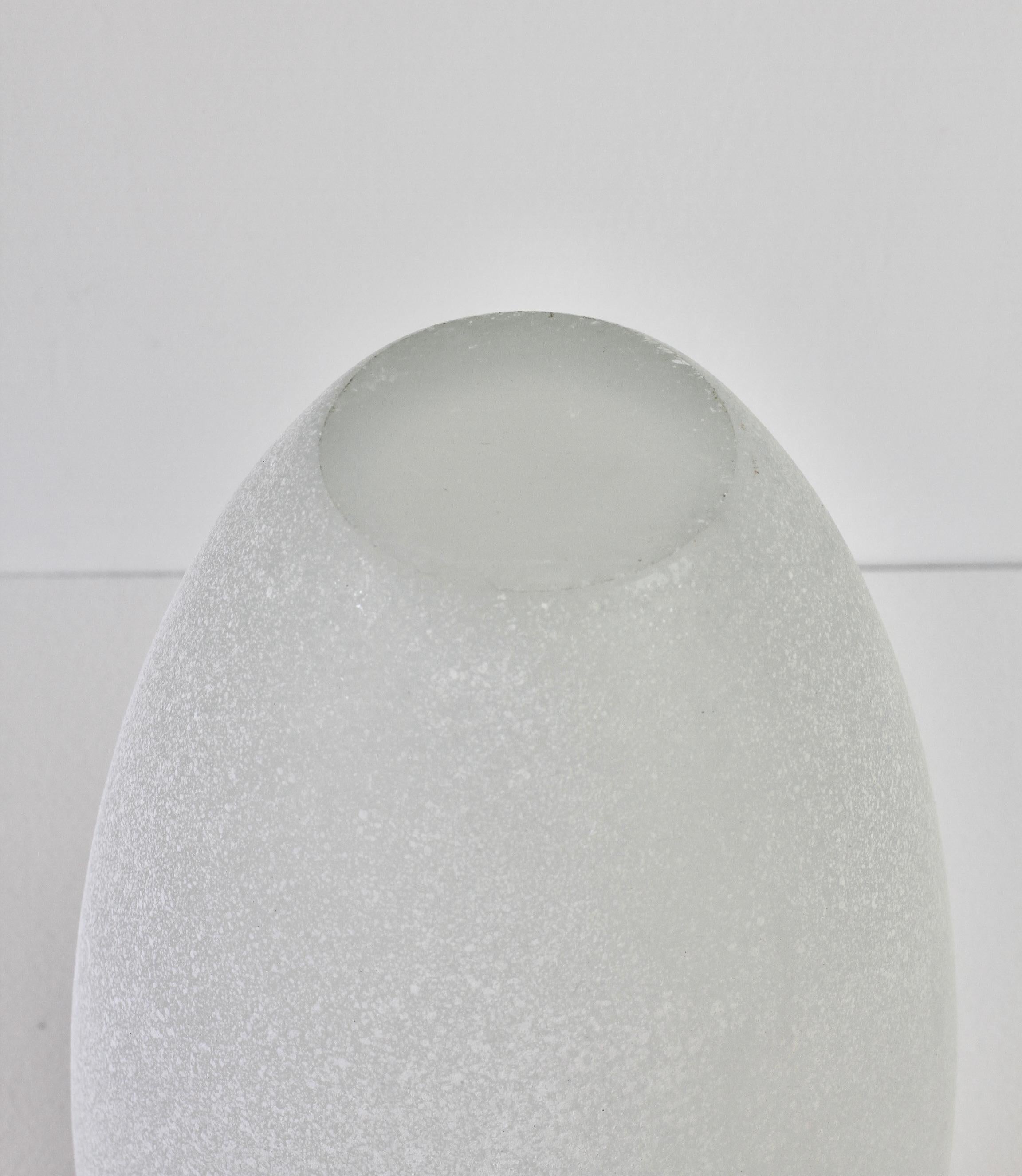 Seguso Vetri d'Arte Tall Vintage Elegant White 'a Scavo' Murano Glass Vase Italy 3