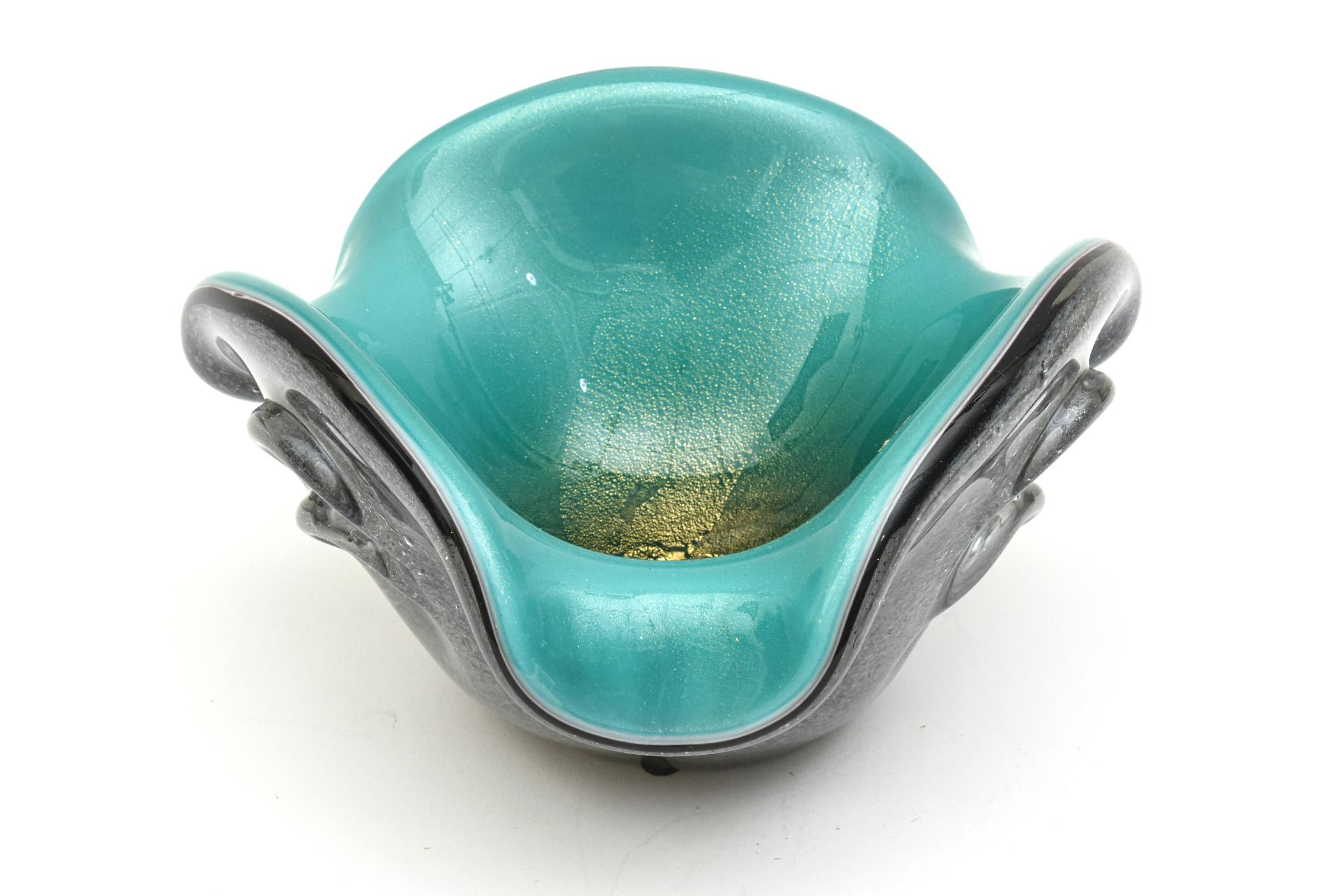 Seguso Vetri d'Arte Triple Cased Pulegoso Murano Bowl Teal Turquoise Black Gold In Good Condition In North Miami, FL