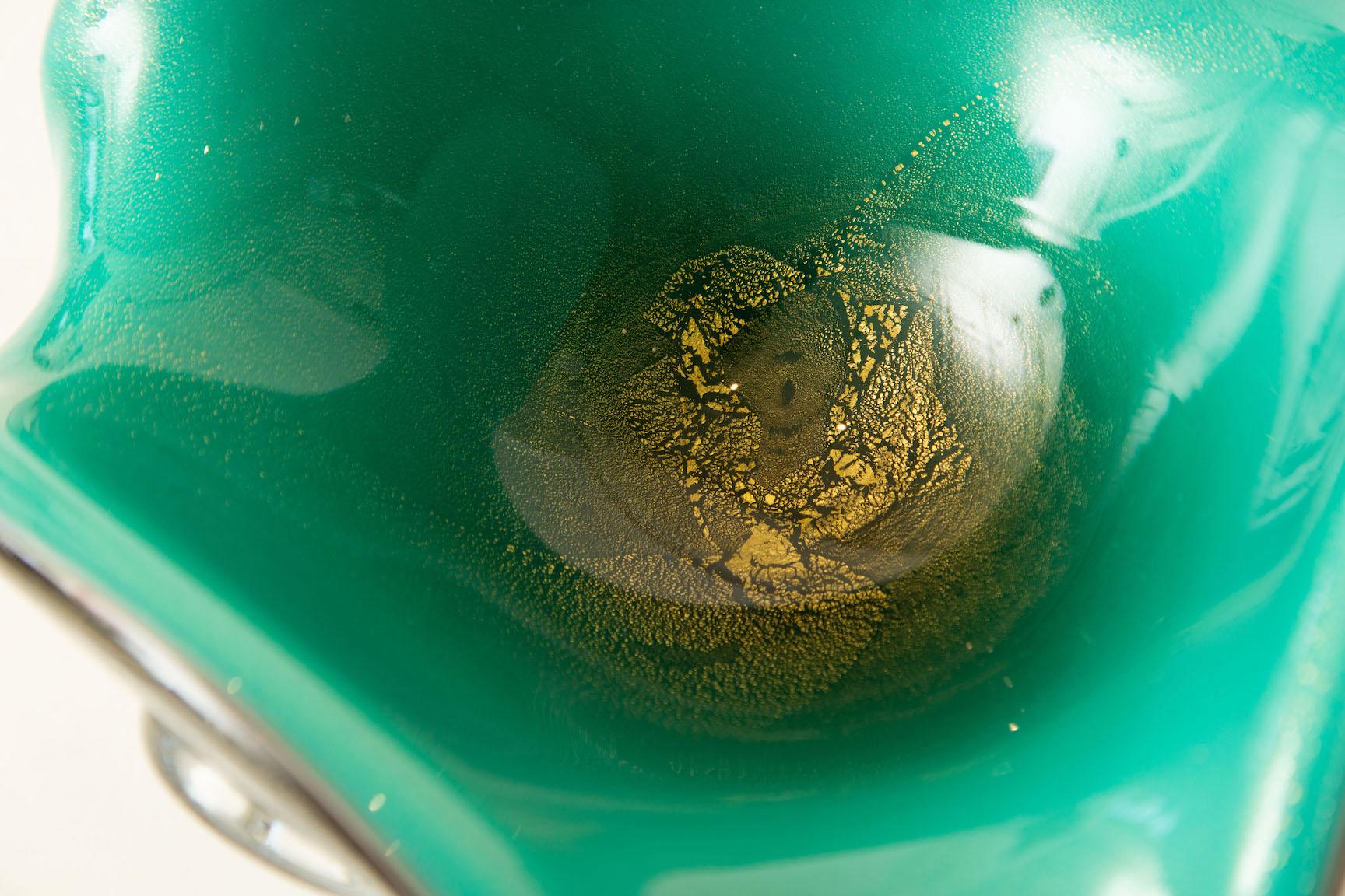 Seguso Vetri D'Arte Triple Cased Pulegoso Murano Bowl Teal Turquoise, Gold Black In Good Condition In North Miami, FL
