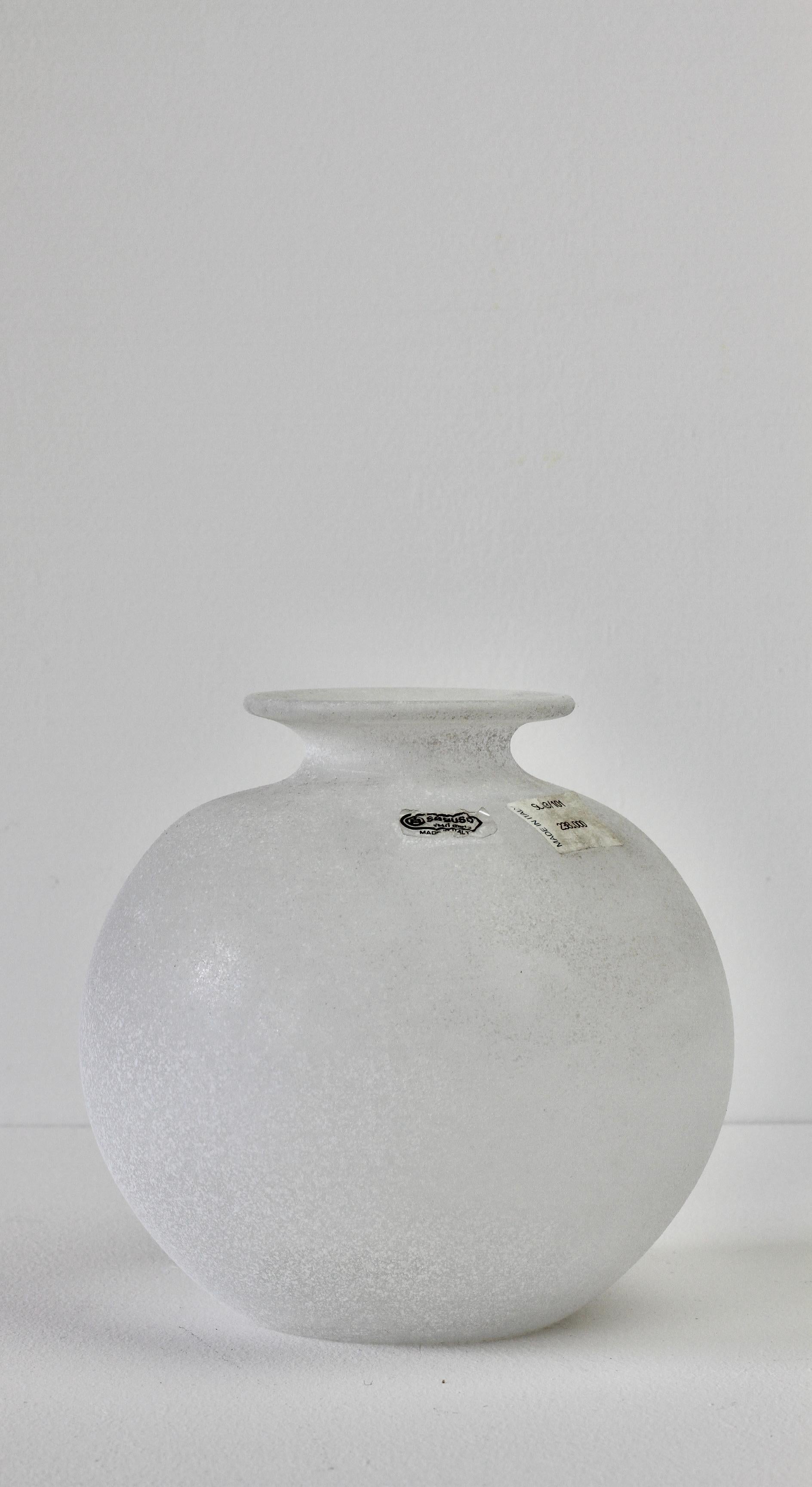 round white vase large