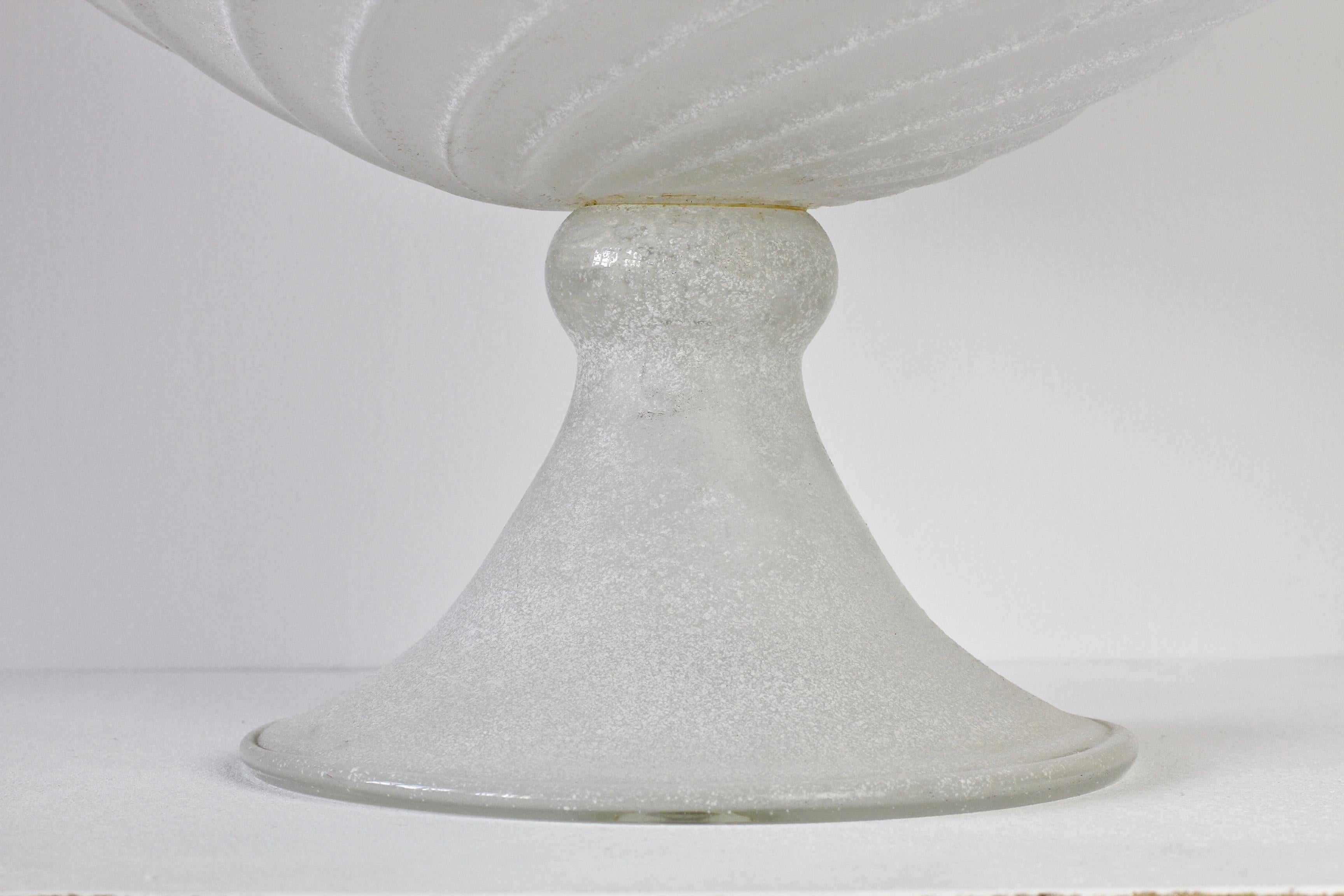 Grand bol en verre de Murano blanc vintage Seguso Vetri d'Arte Scavo Centre de table des années 1980 en vente 3