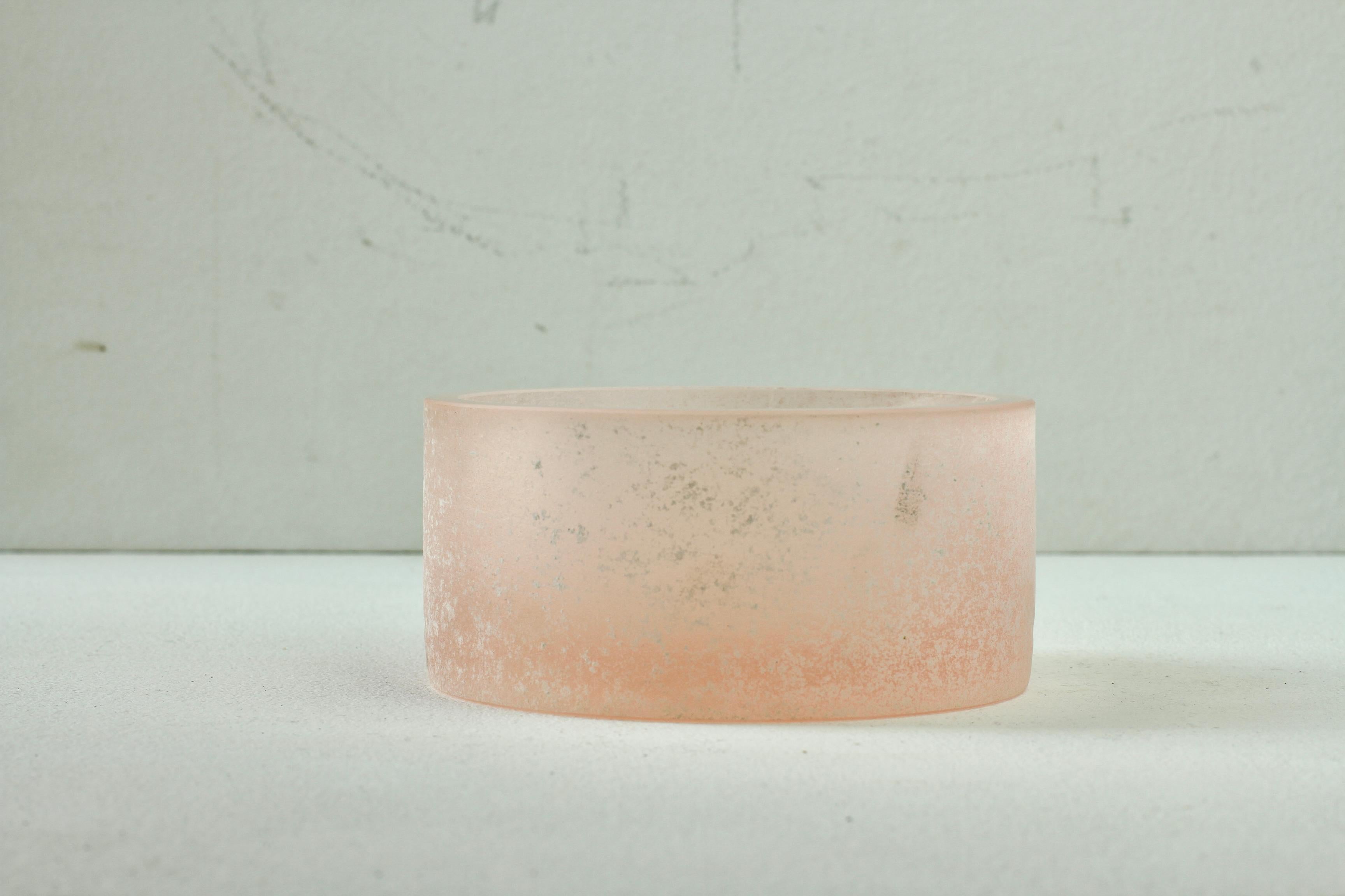 Seguso Vintage Thick Round Pink 'Scavo' Murano Glass Bowl or Ashtray circa 1980s For Sale 6