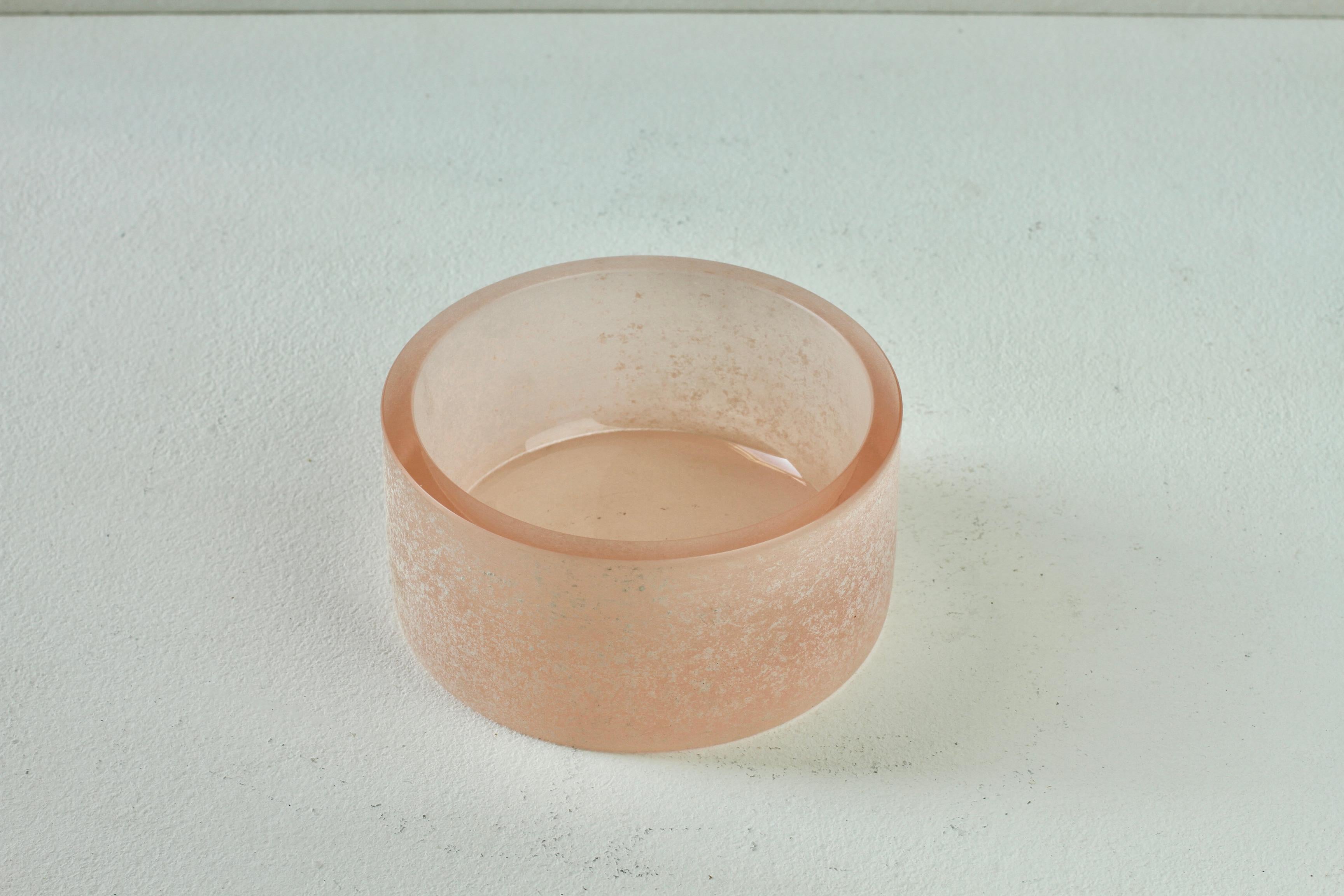 Mid-Century Modern Seguso Vintage Thick Round Pink 'Scavo' Murano Glass Bowl or Ashtray circa 1980s For Sale