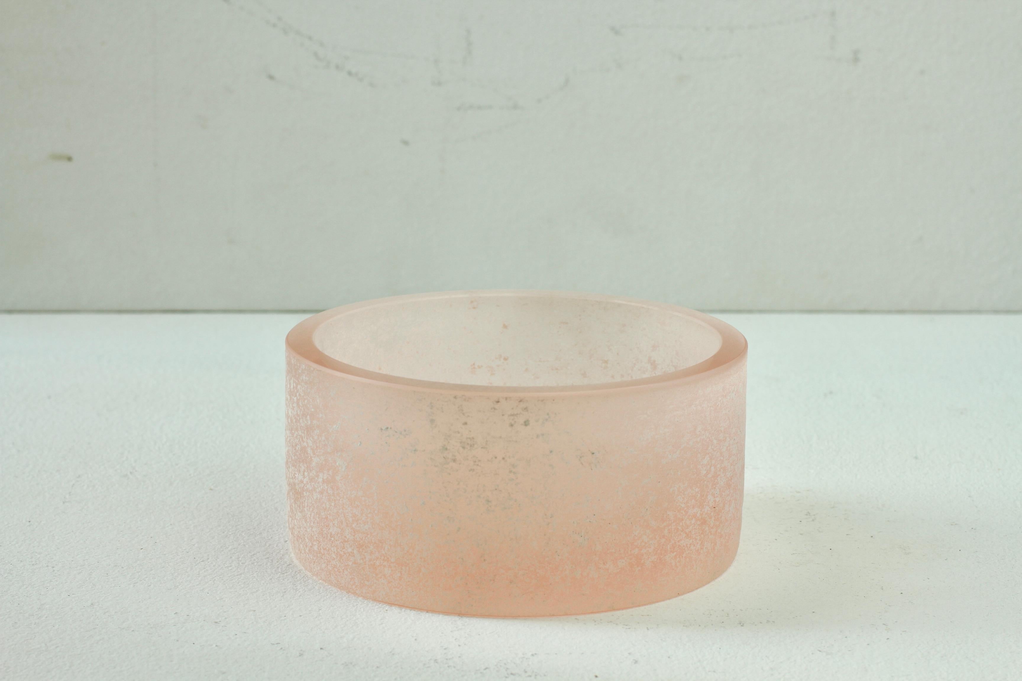 Italian Seguso Vintage Thick Round Pink 'Scavo' Murano Glass Bowl or Ashtray circa 1980s For Sale