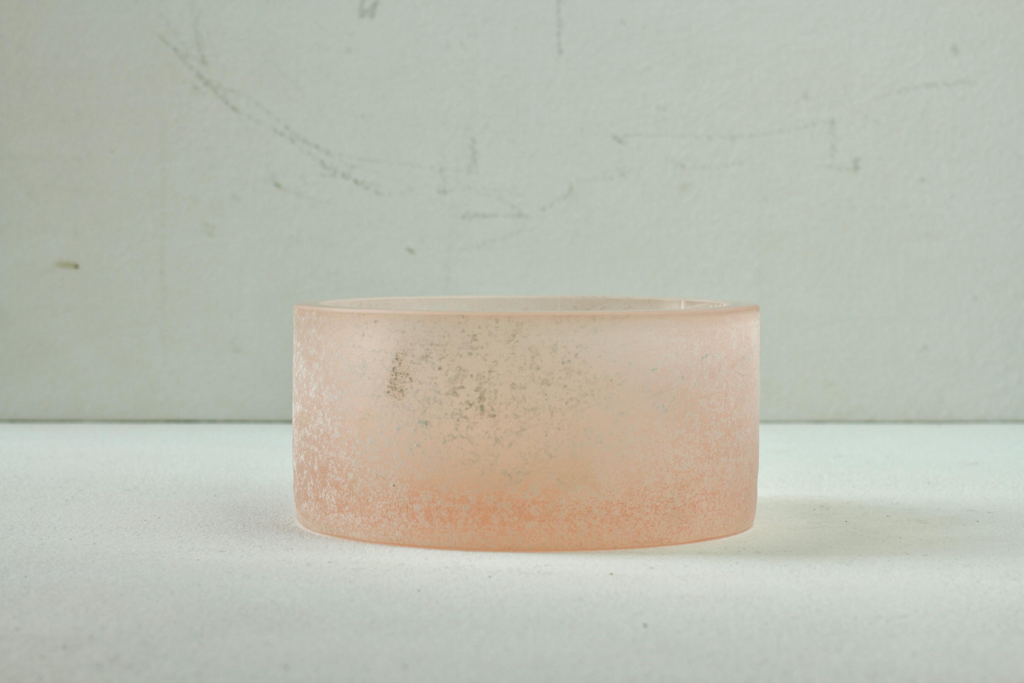 20th Century Seguso Vintage Thick Round Pink 'Scavo' Murano Glass Bowl or Ashtray circa 1980s For Sale