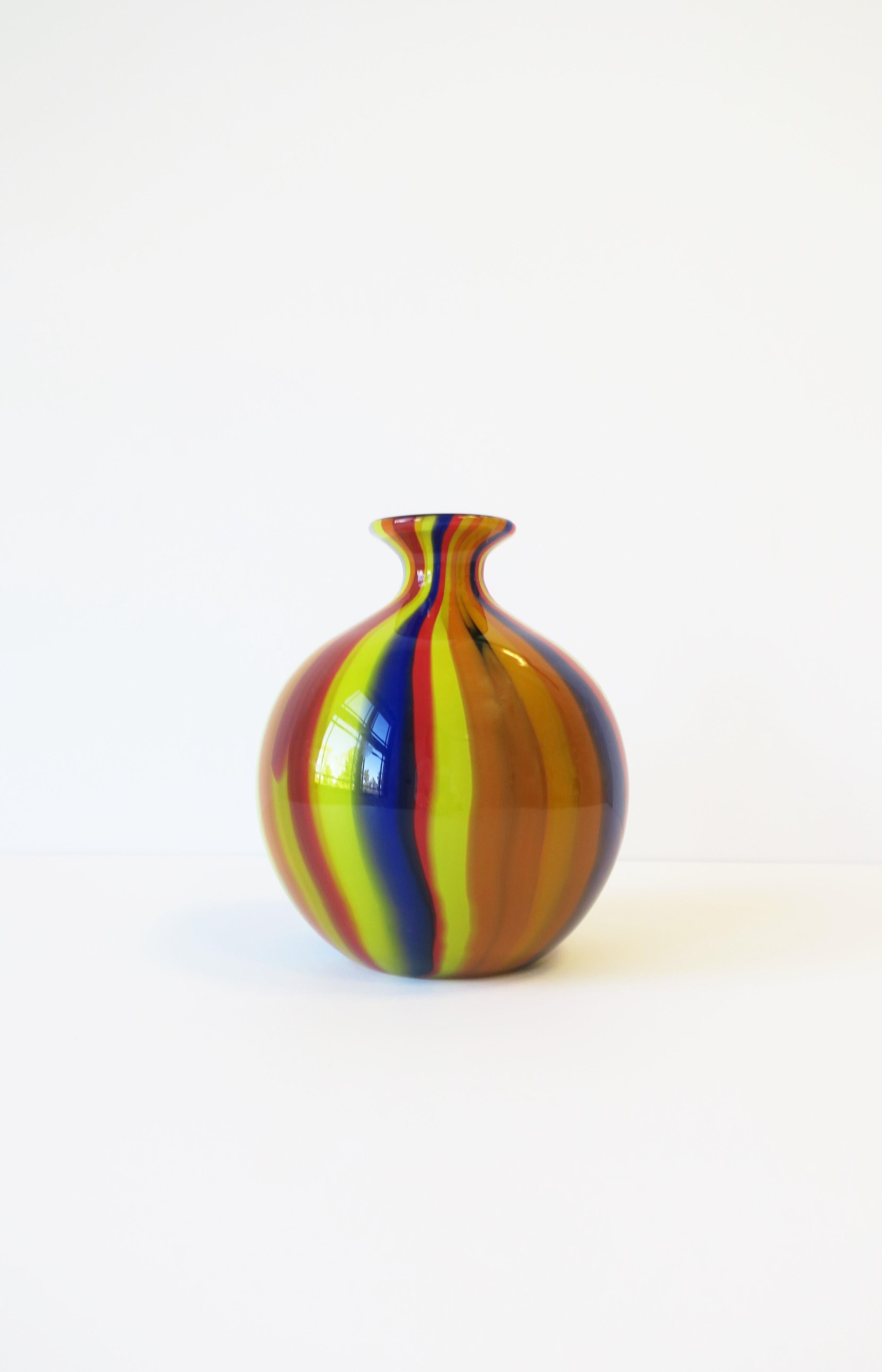 Italian Murano Seguso Viro Art Glass Vase, Italy 1990s For Sale 6