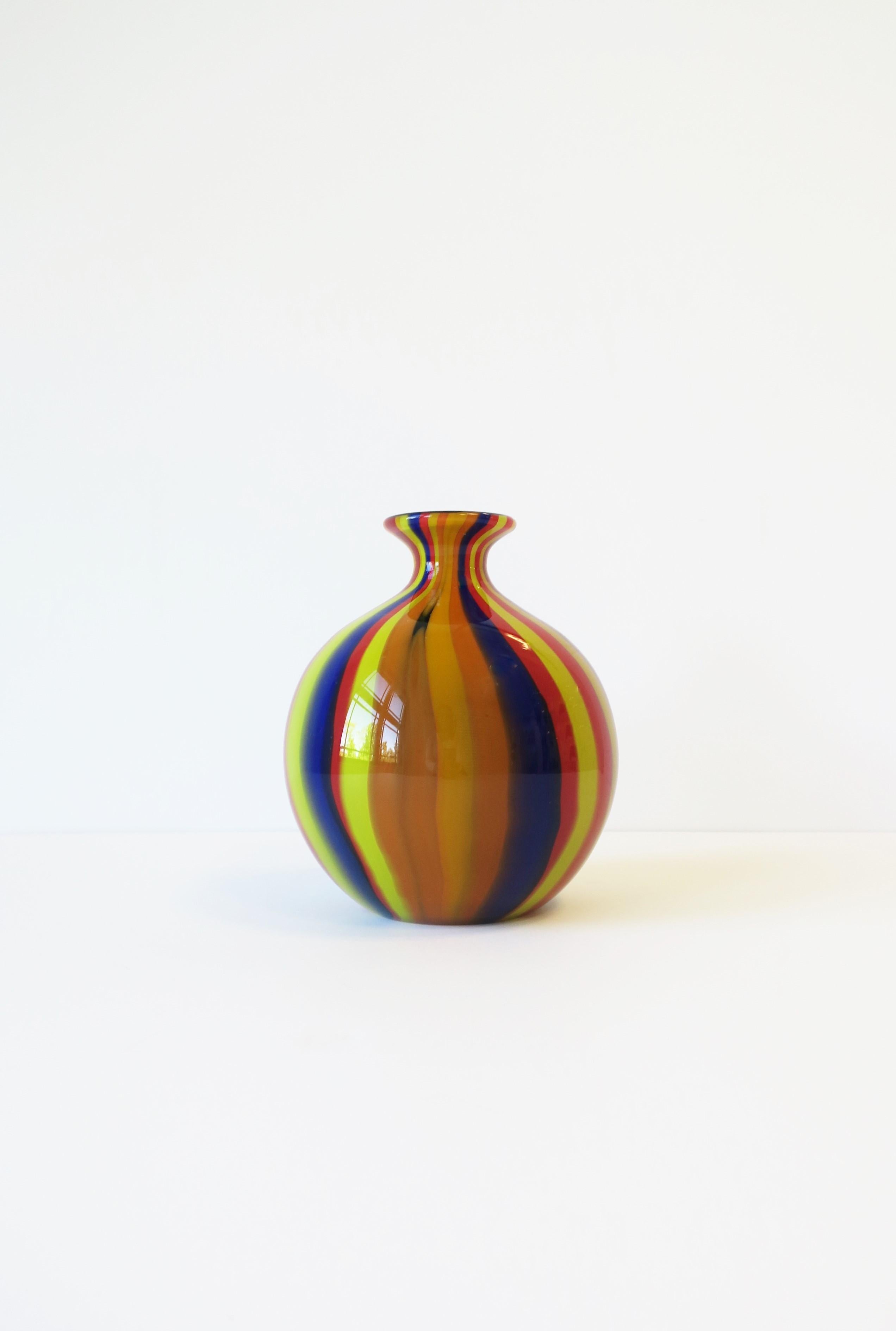 Italian Murano Seguso Viro Art Glass Vase, Italy 1990s For Sale 7