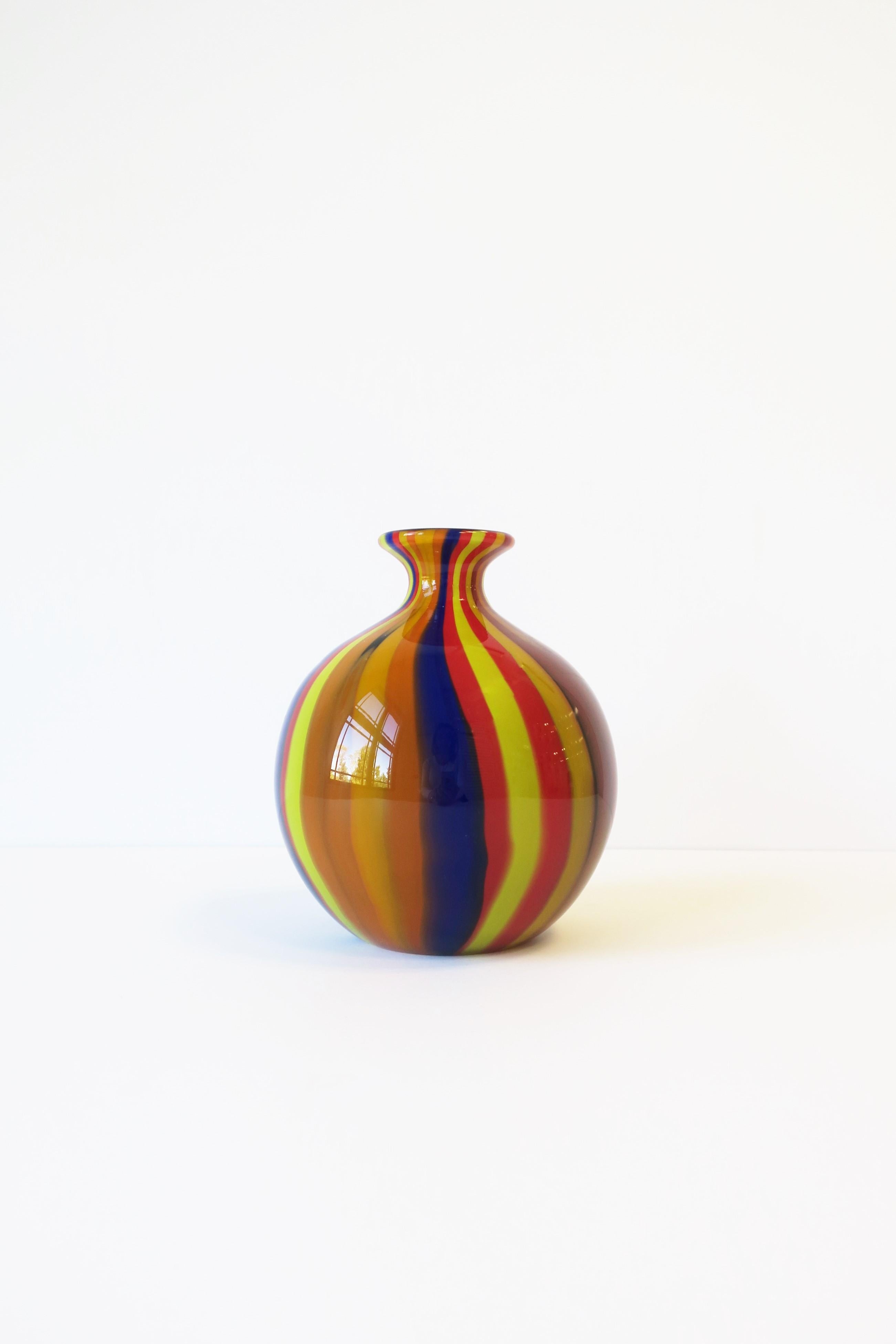 Italian Murano Seguso Viro Art Glass Vase, Italy 1990s For Sale 8