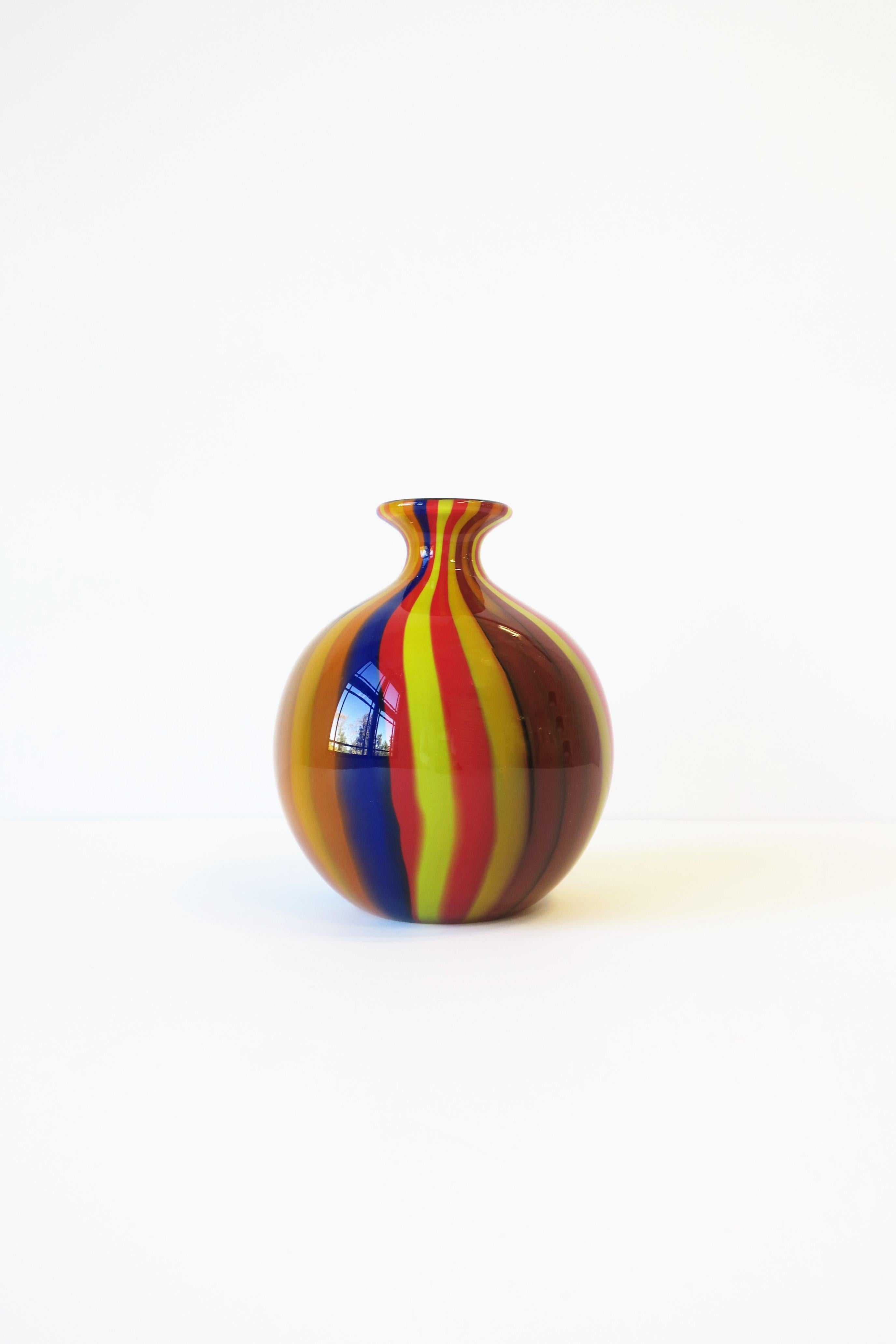 Italian Murano Seguso Viro Art Glass Vase, Italy 1990s For Sale 9