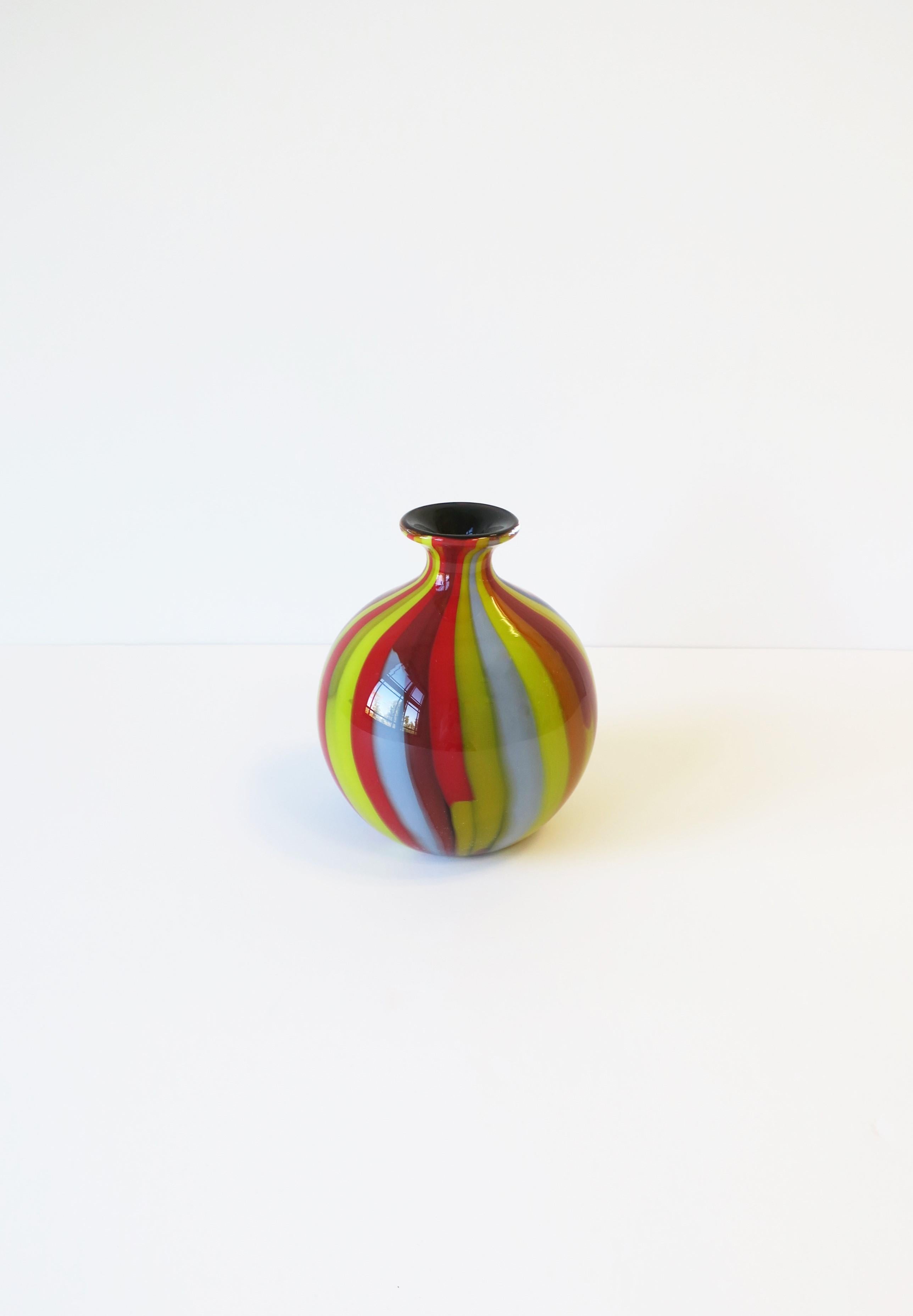 Italian Murano Seguso Viro Art Glass Vase, Italy 1990s For Sale 10