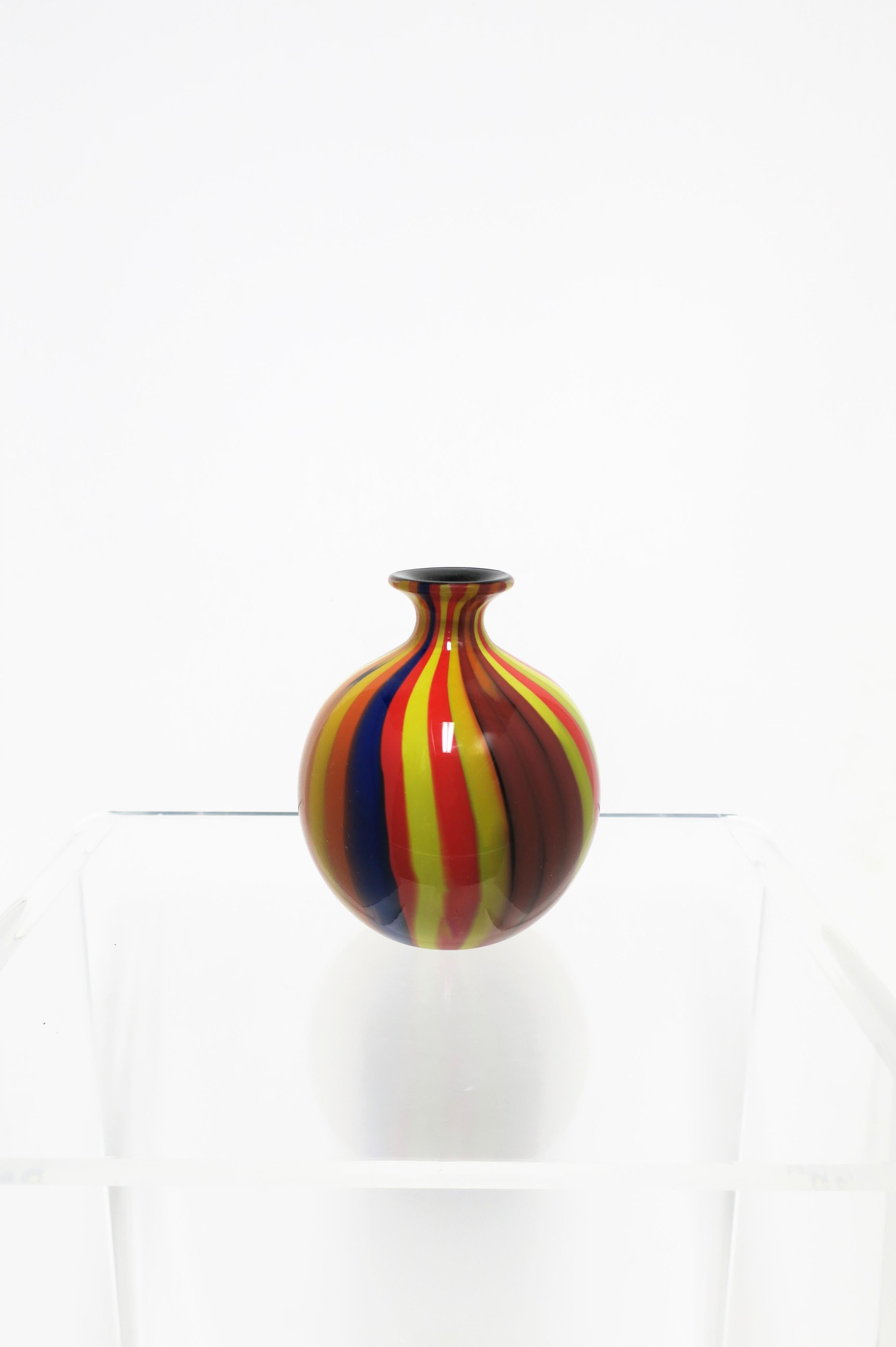 Modern Italian Murano Seguso Viro Art Glass Vase, Italy 1990s For Sale