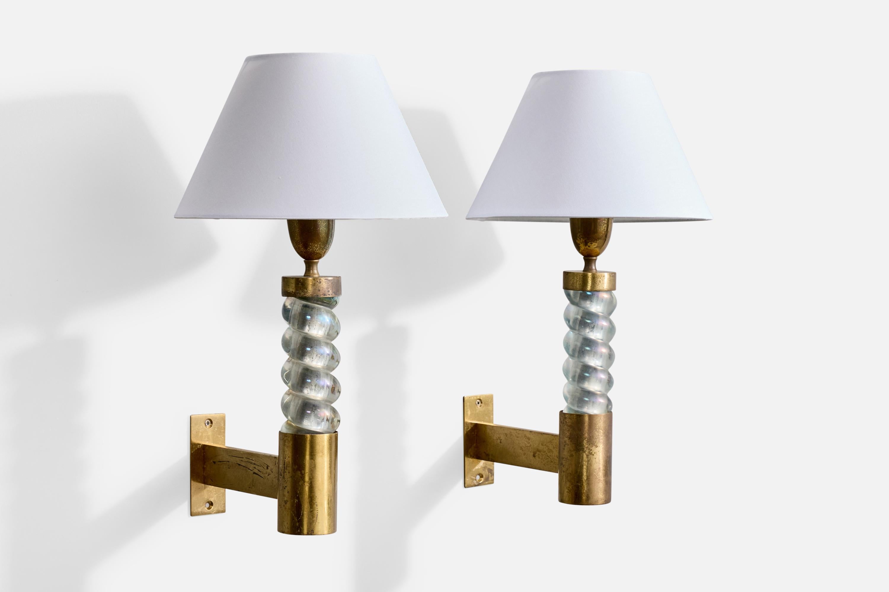 A pair of brass, Murano-glass and white fabric wall lights produced by Seguso, Italy, c. 1950s.

Overall Dimensions (Inches): 17.25