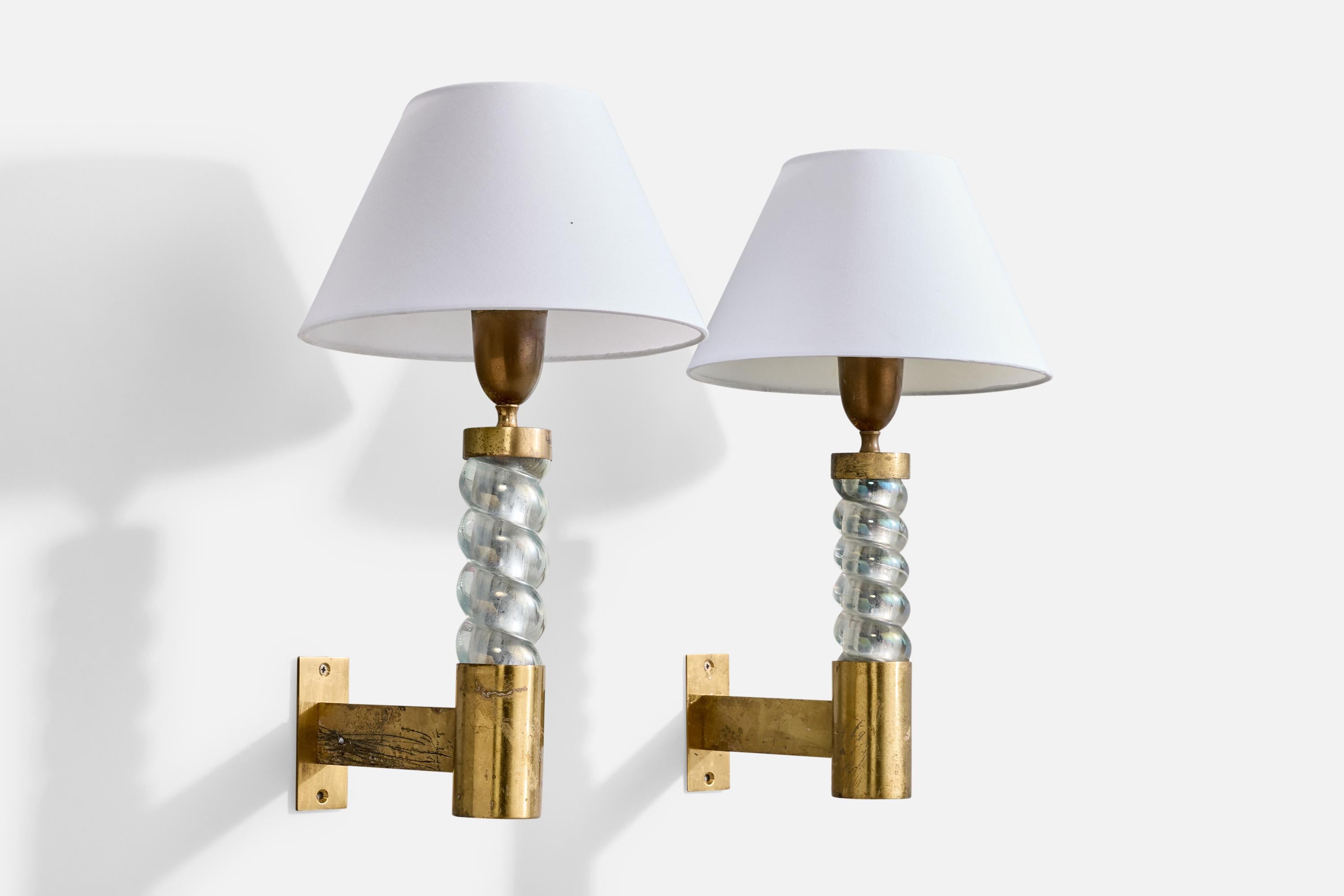 A pair of brass, Murano-glass and white fabric wall lights produced by Seguso, Italy, c. 1950s.

Overall Dimensions (Inches): 17.25