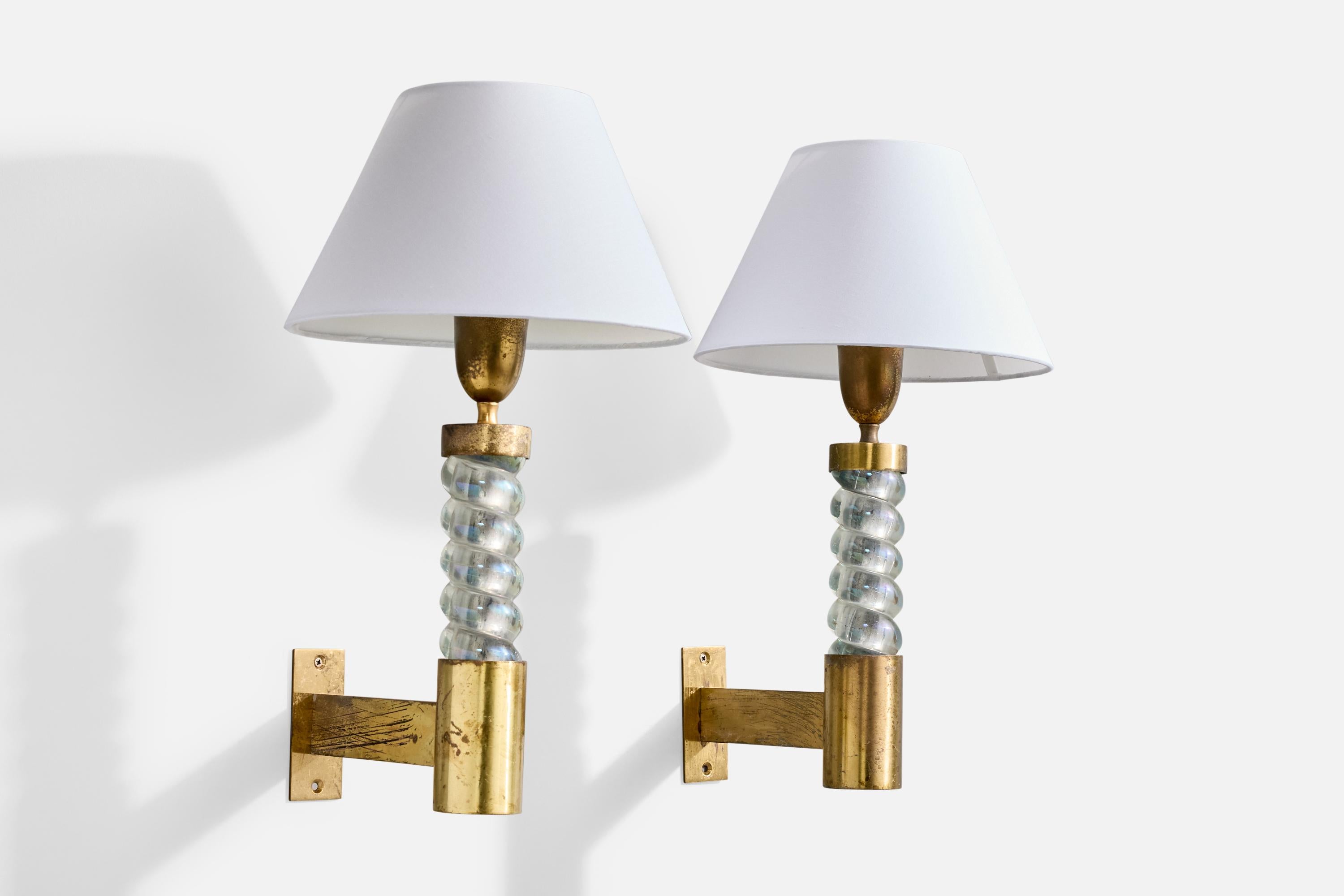 A pair of brass, Murano-glass and white fabric wall lights produced by Seguso, Italy, c. 1950s.

Overall Dimensions (Inches): 17.25