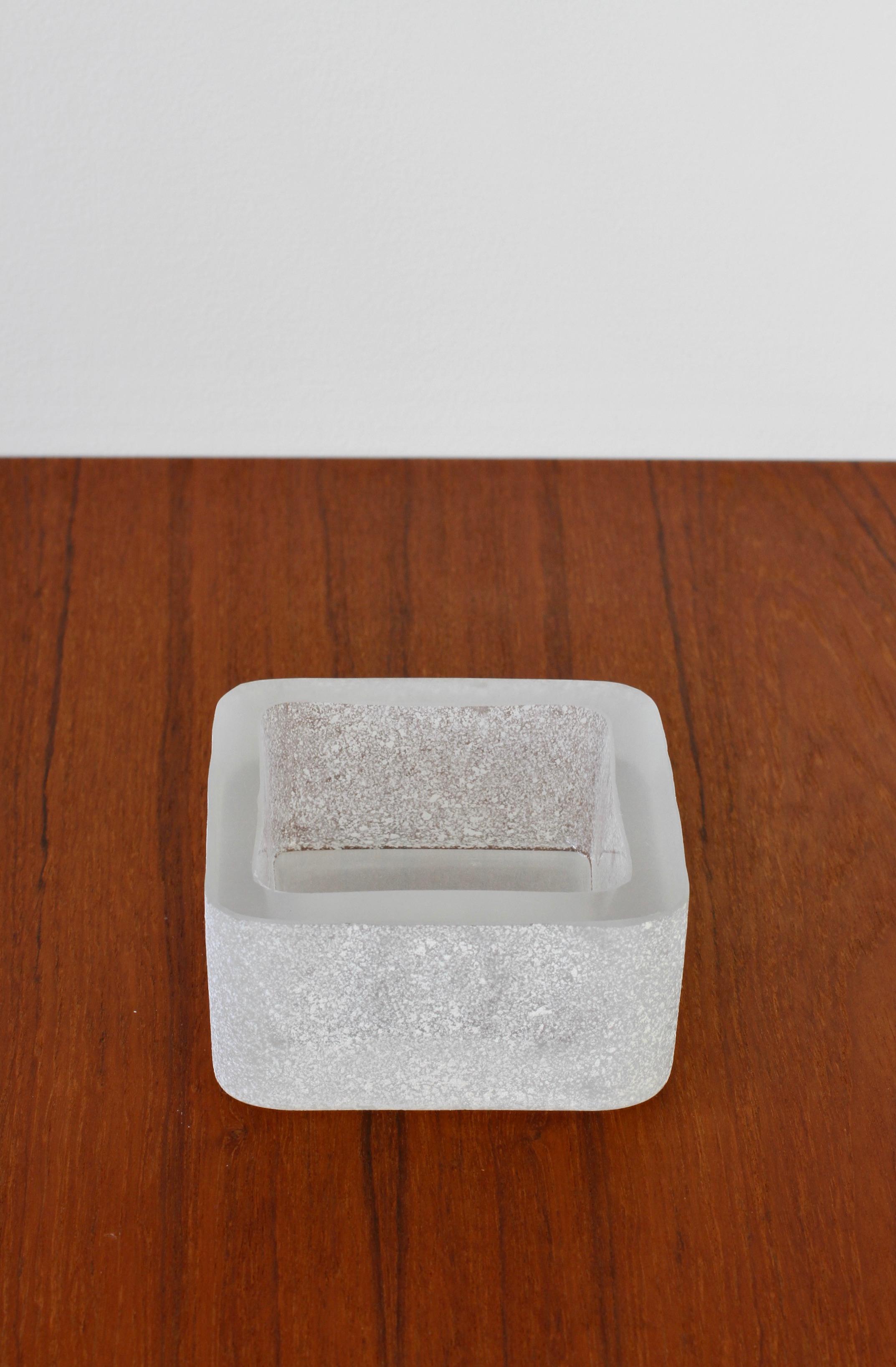 Seguso White 'a Scavo' Murano Glass Bowl Karl Springer Style 1980s For Sale 9