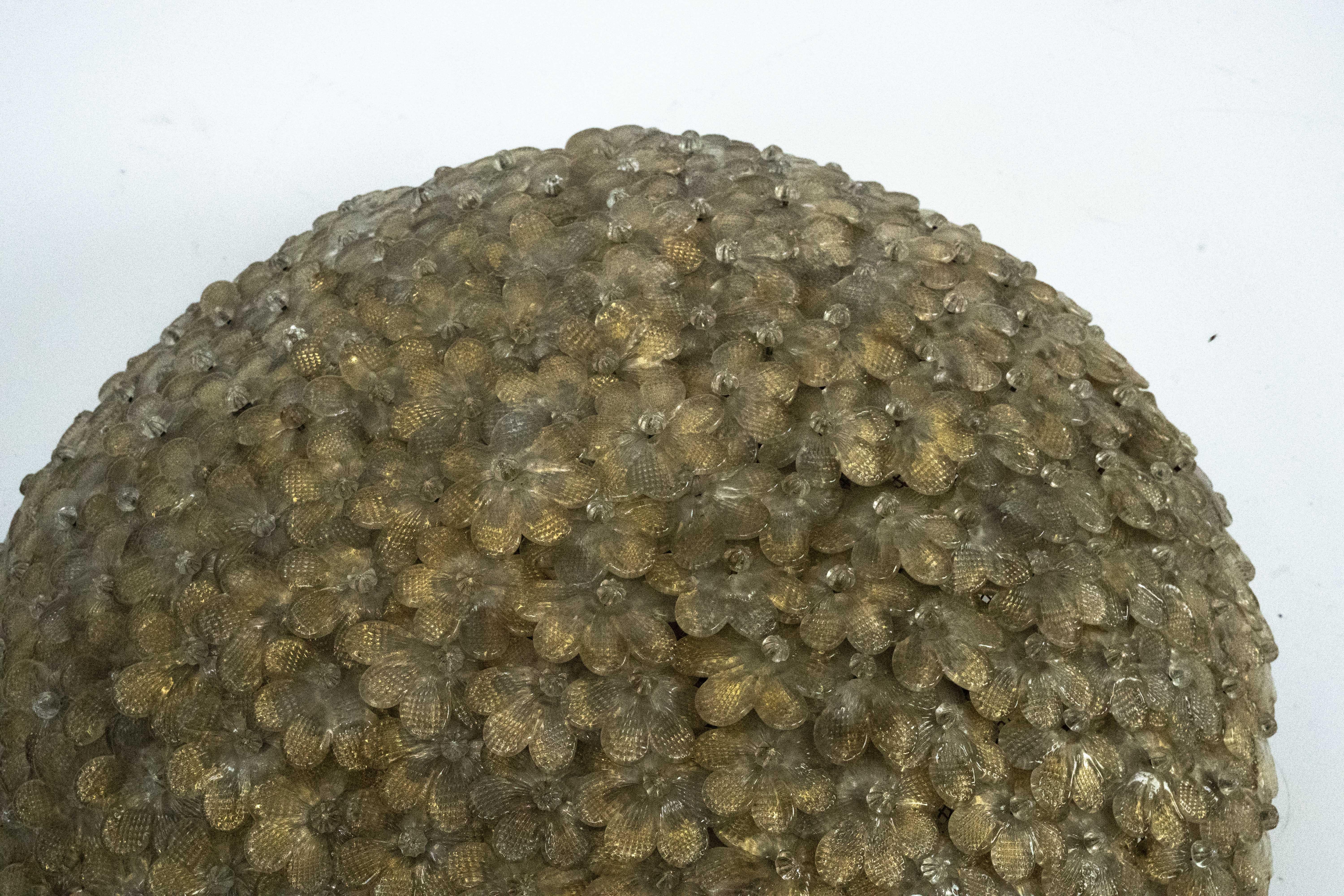 Seguso, Lámpara de techo XLarge de flores de cristal de Murano dorado de mediados de siglo. Italia años 40 en Bueno estado para la venta en Catania, CT