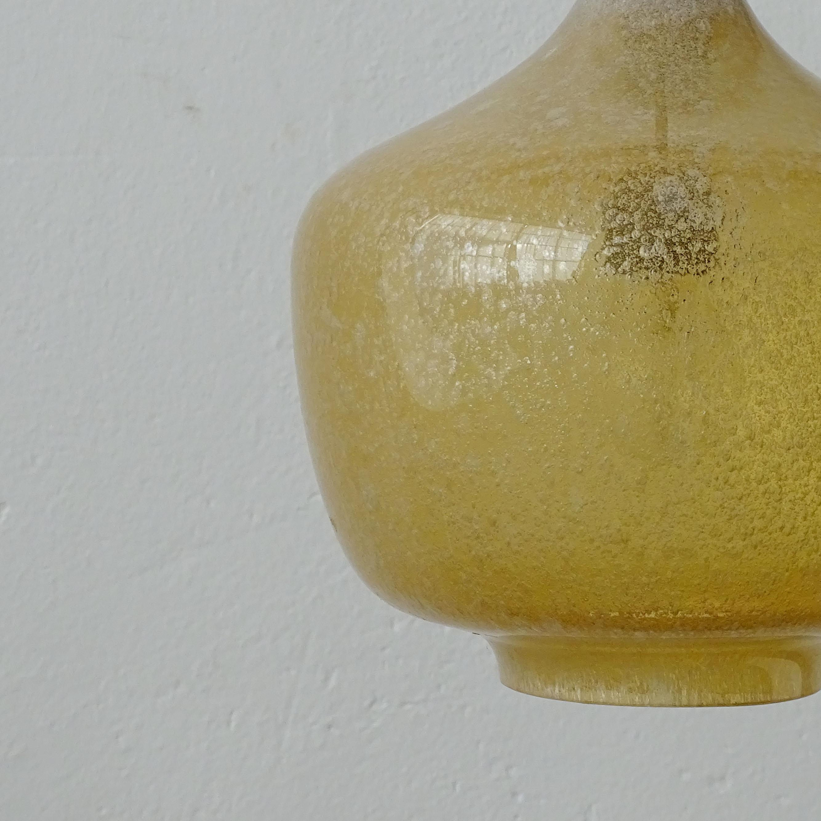 Italian Seguso yellow bollicine Murano glass pendant lamp, Italy 1950s For Sale