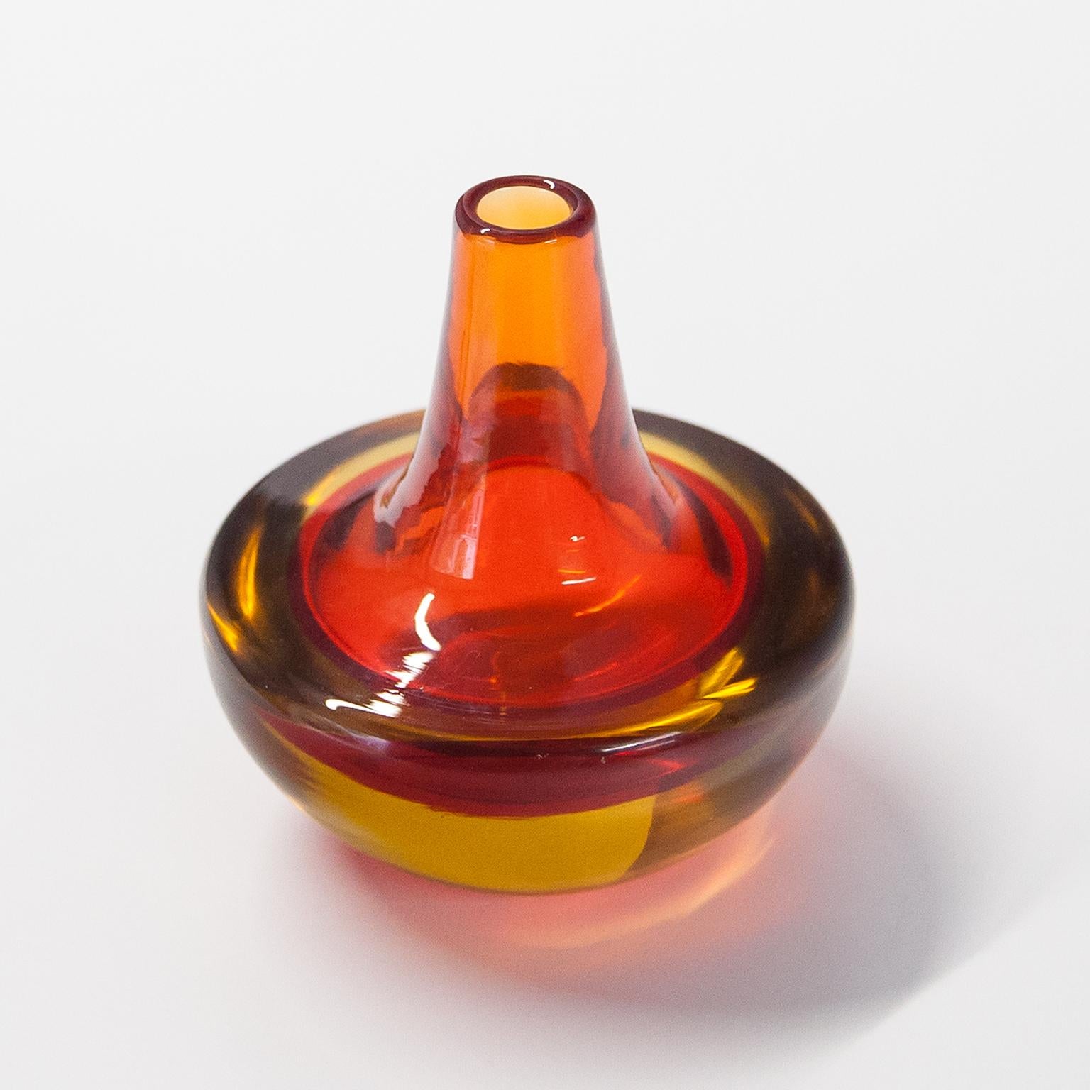 Mid-Century moderno Vaso a bottiglia giallo rosso Seguso in vendita