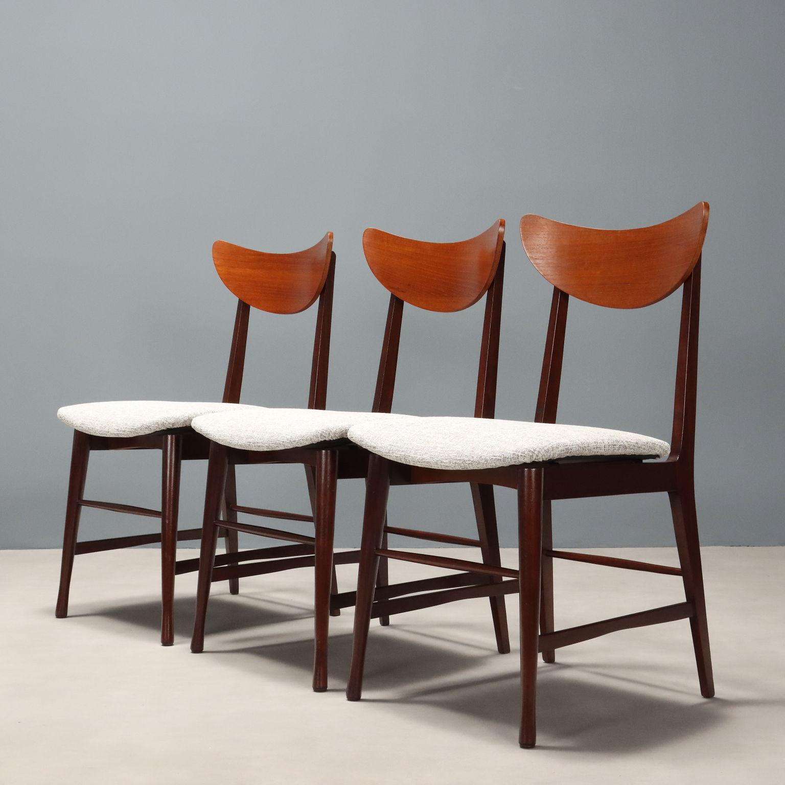 Six 60s Chairs In Excellent Condition For Sale In Milano, IT