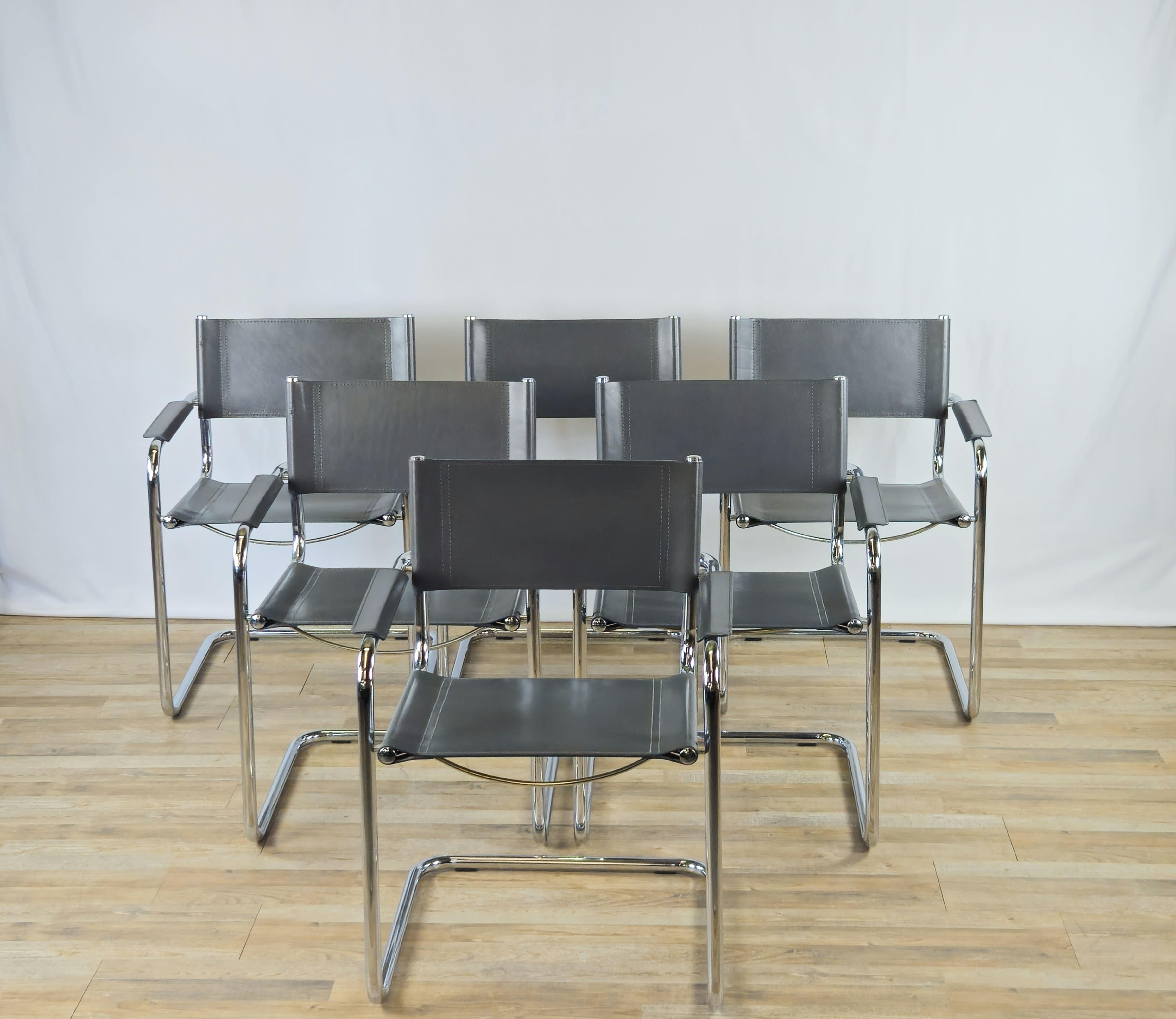 Icônes du design des années 1970, cet ensemble fauteuil/chaise Bauhaus se prête parfaitement à tout type d'environnement, du moderne à l'antique.

La structure est en acier tubulaire, tandis que l'assise, le dossier et les accoudoirs sont en
