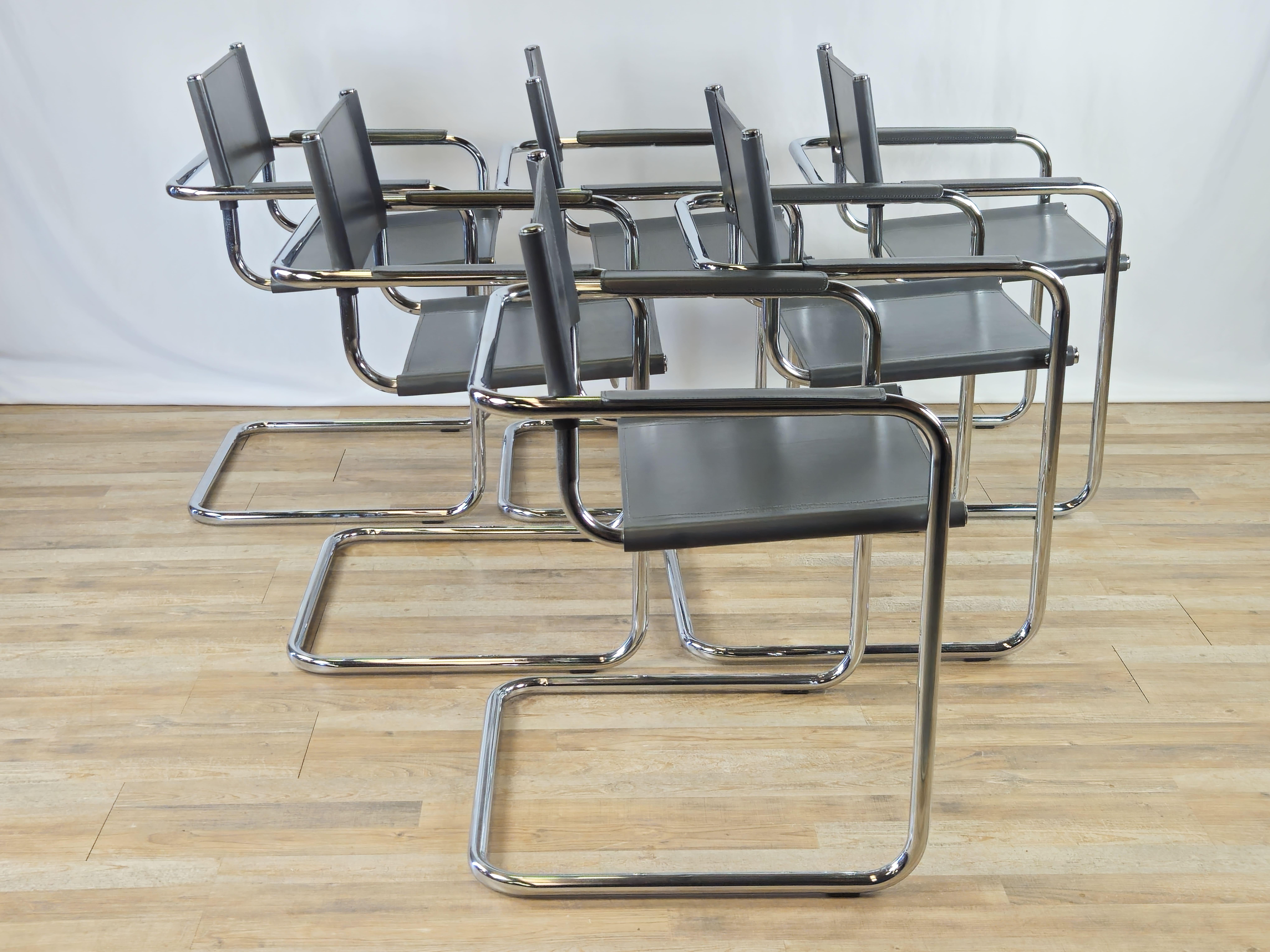 Italian Six chaises tubulaires Bauhaus modèle 3-95 des années 1970 en vente