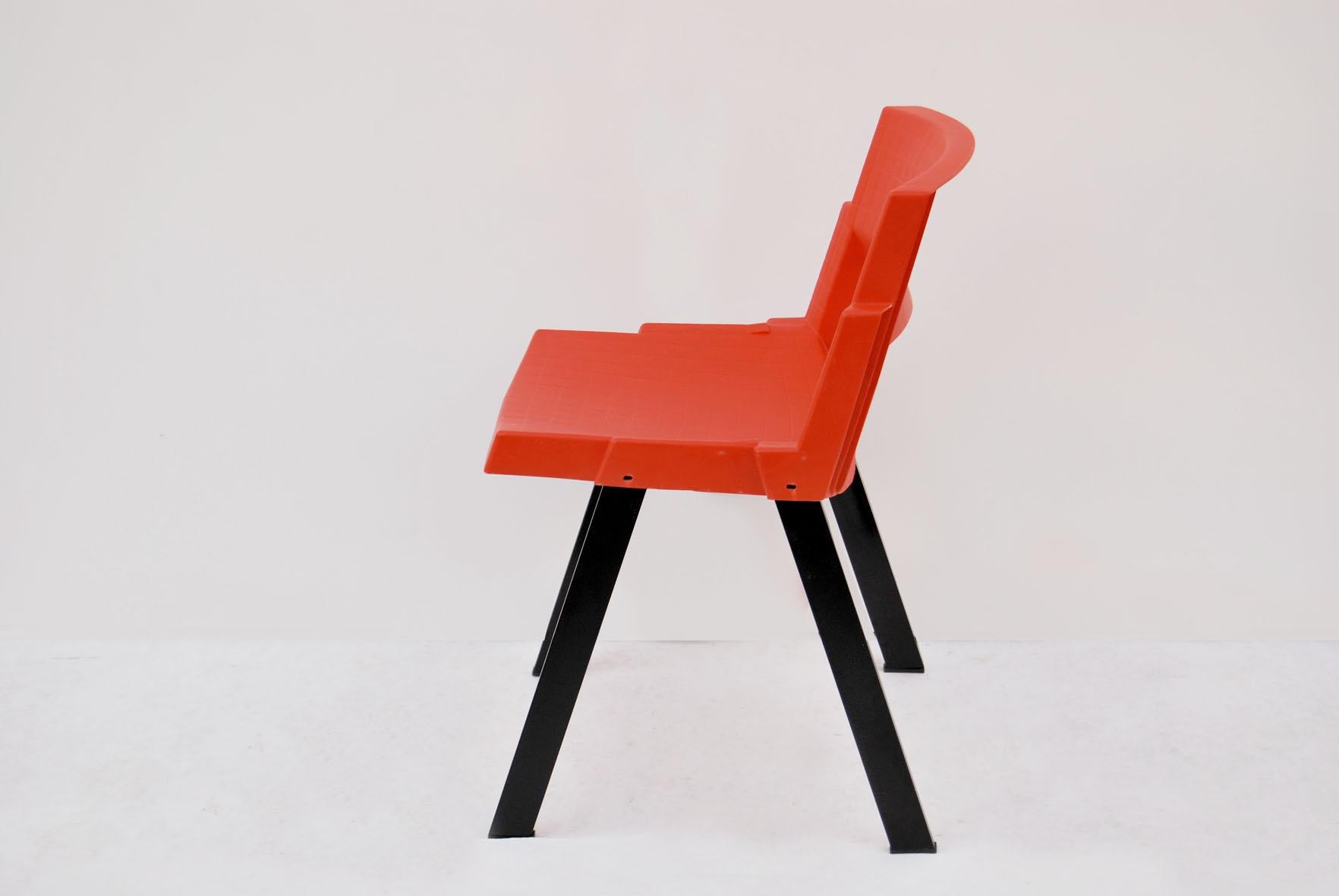 Mid-Century Modern Six red and black CITY dining chairs by Lucci & Orlandini for Lamm  For Sale