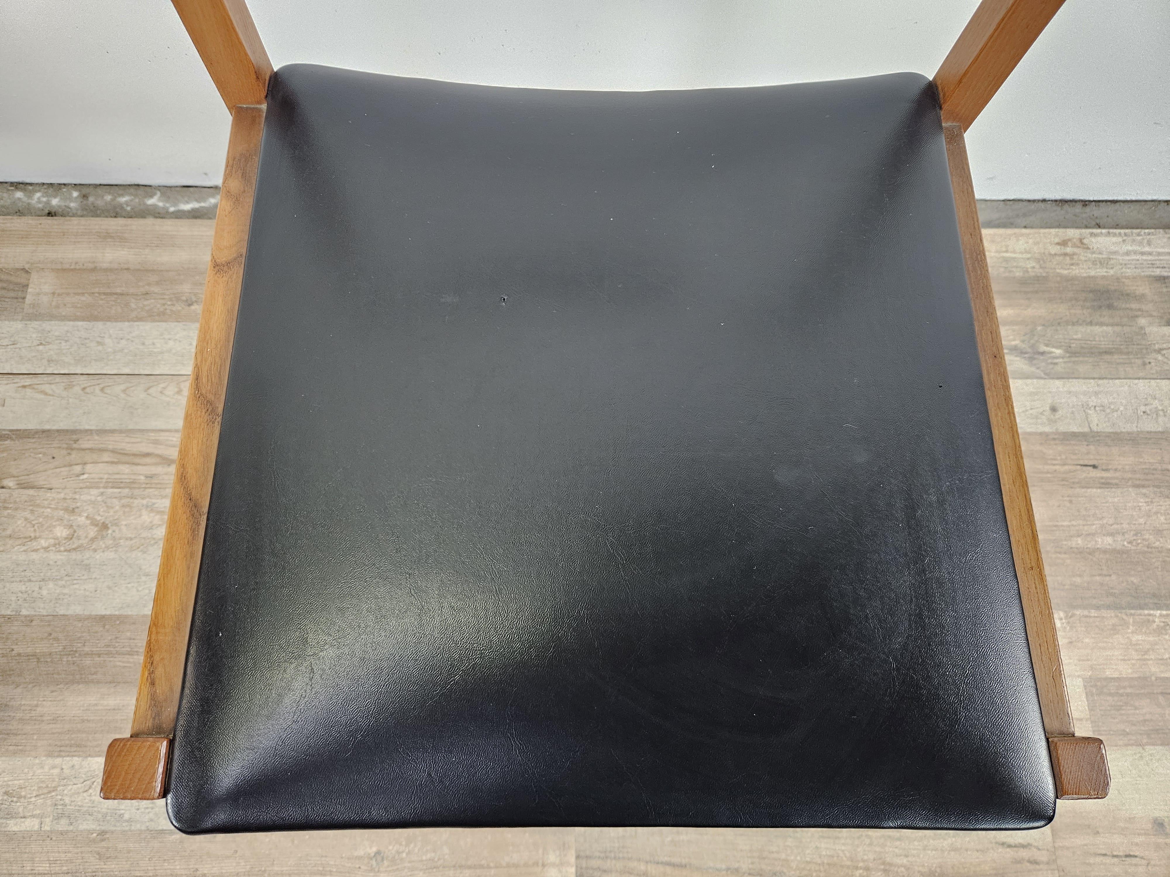 Sechs Esszimmerstühle aus Teakholz und Leder im skandinavischen Stil der 1970er Jahre im Angebot 5
