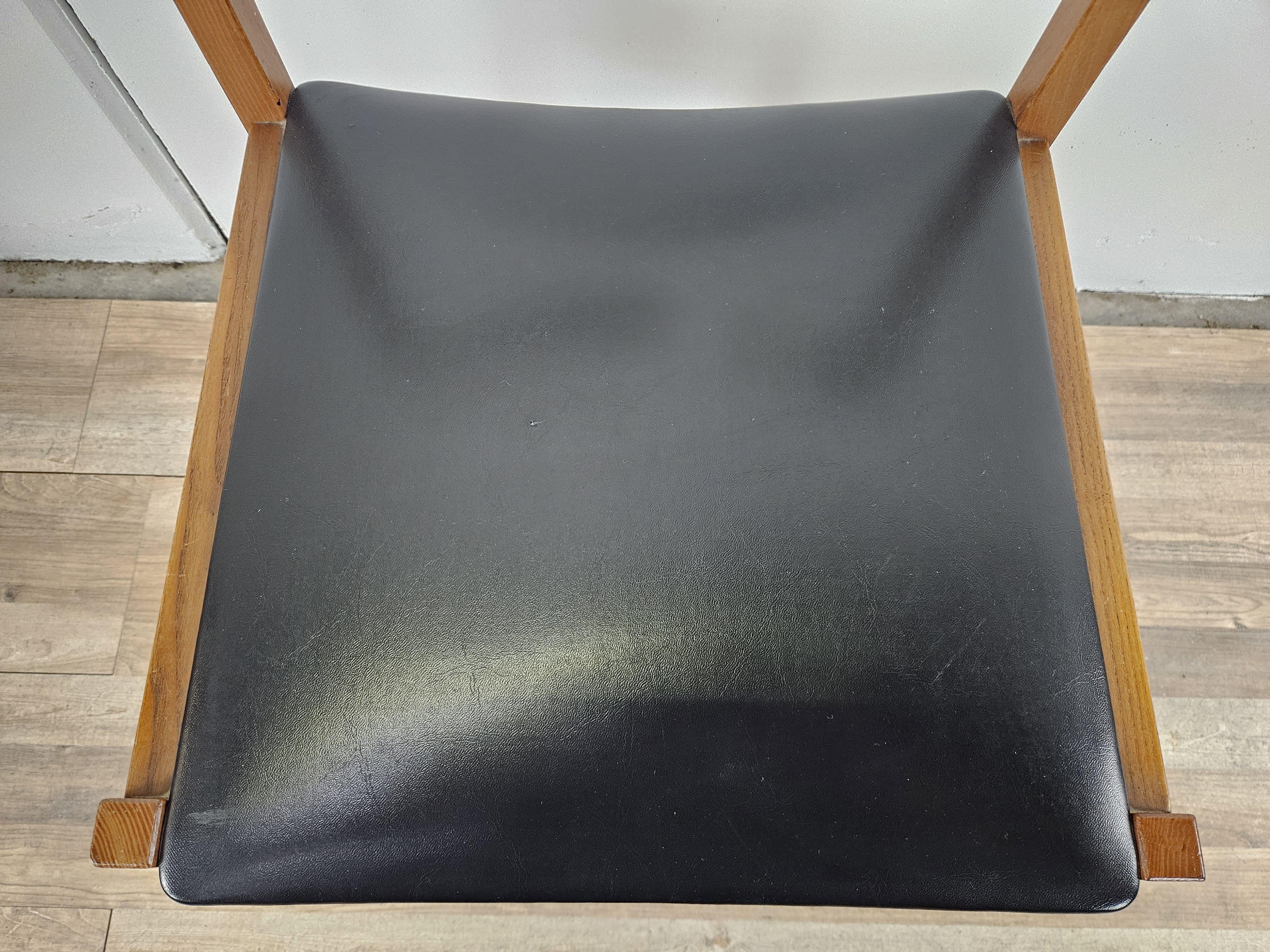 Sechs Esszimmerstühle aus Teakholz und Leder im skandinavischen Stil der 1970er Jahre im Angebot 7