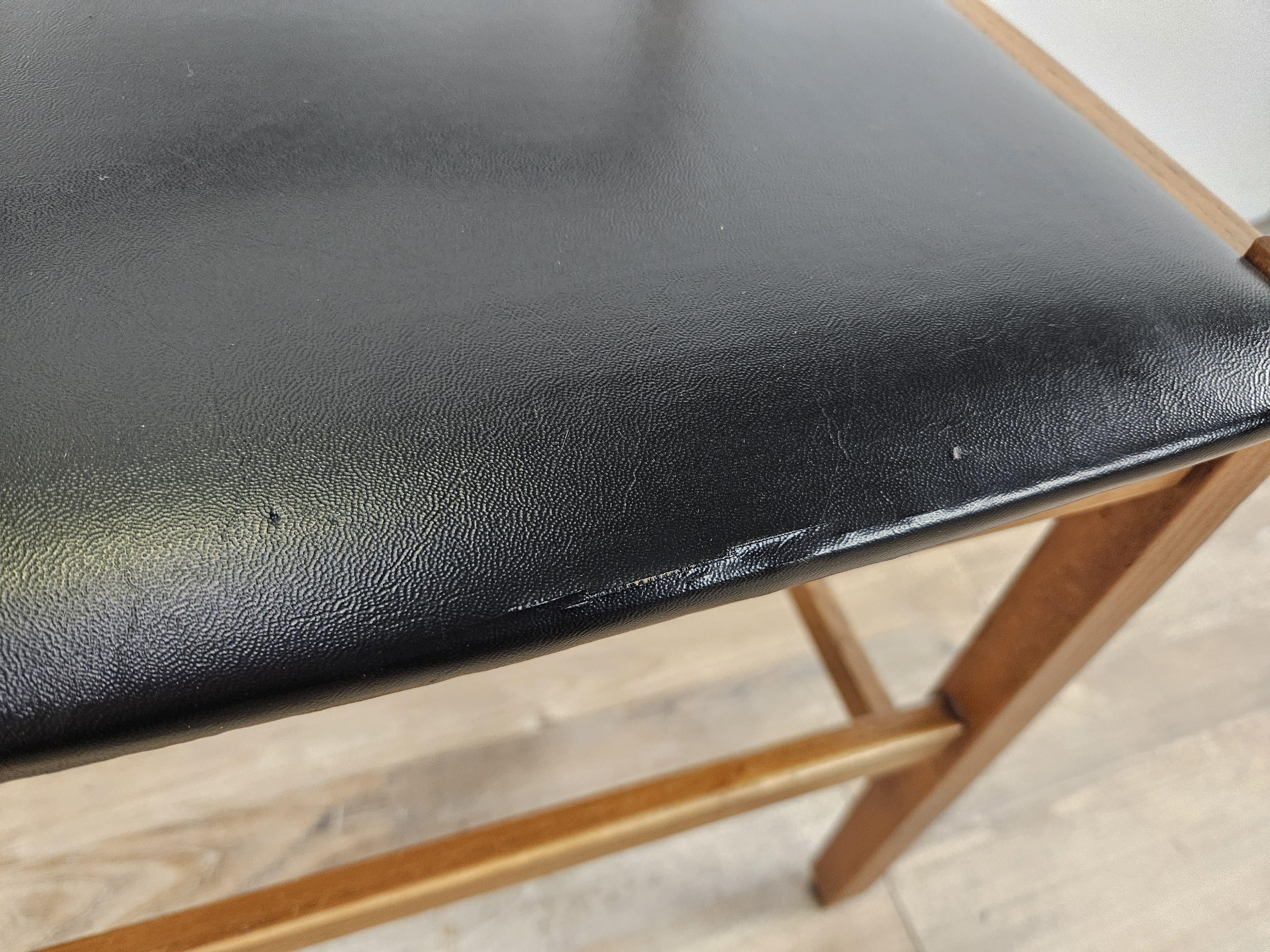 Sechs Esszimmerstühle aus Teakholz und Leder im skandinavischen Stil der 1970er Jahre im Angebot 11