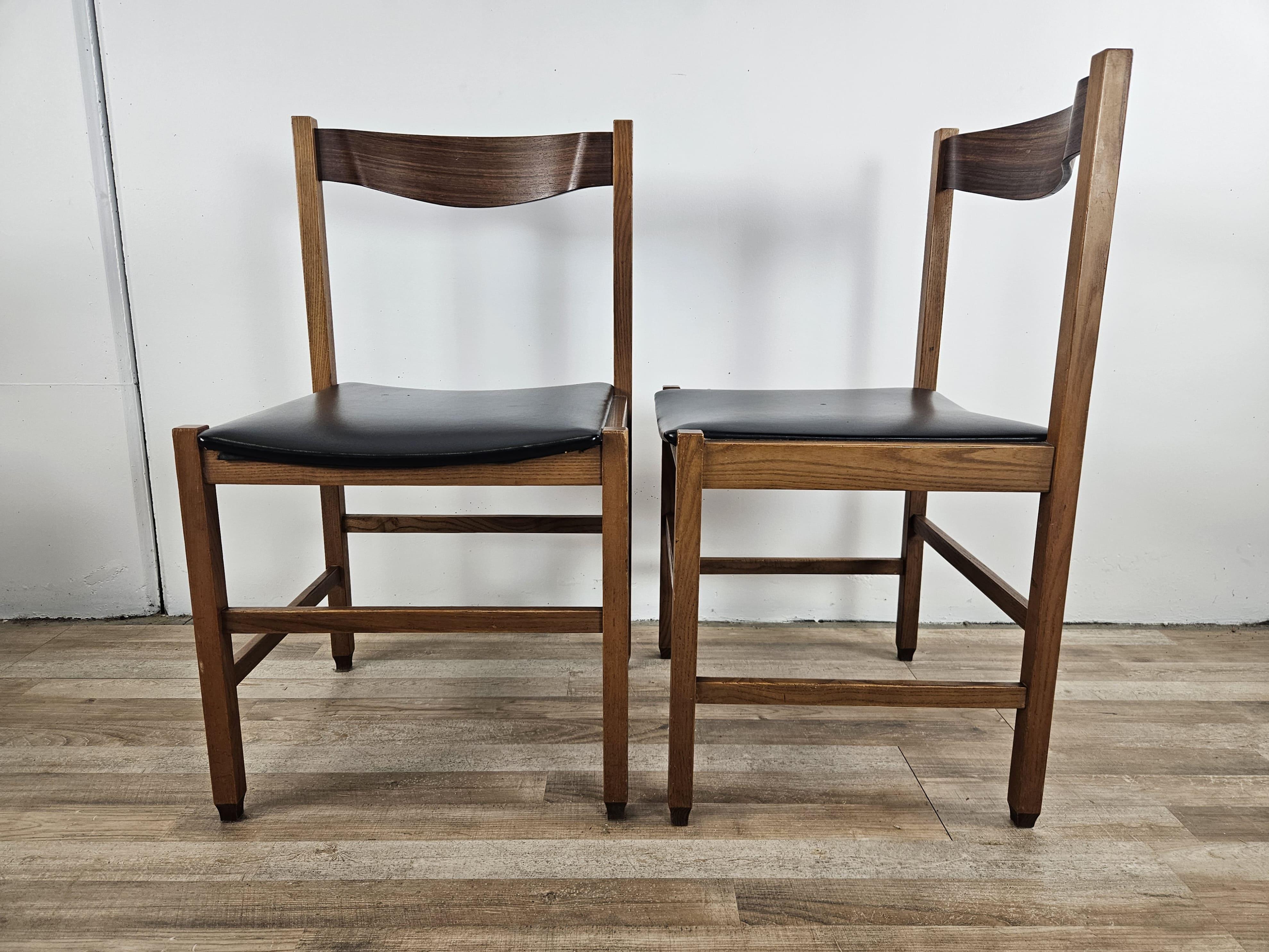 Sechs Esszimmerstühle aus Teakholz und Leder im skandinavischen Stil der 1970er Jahre (Late 20th Century) im Angebot