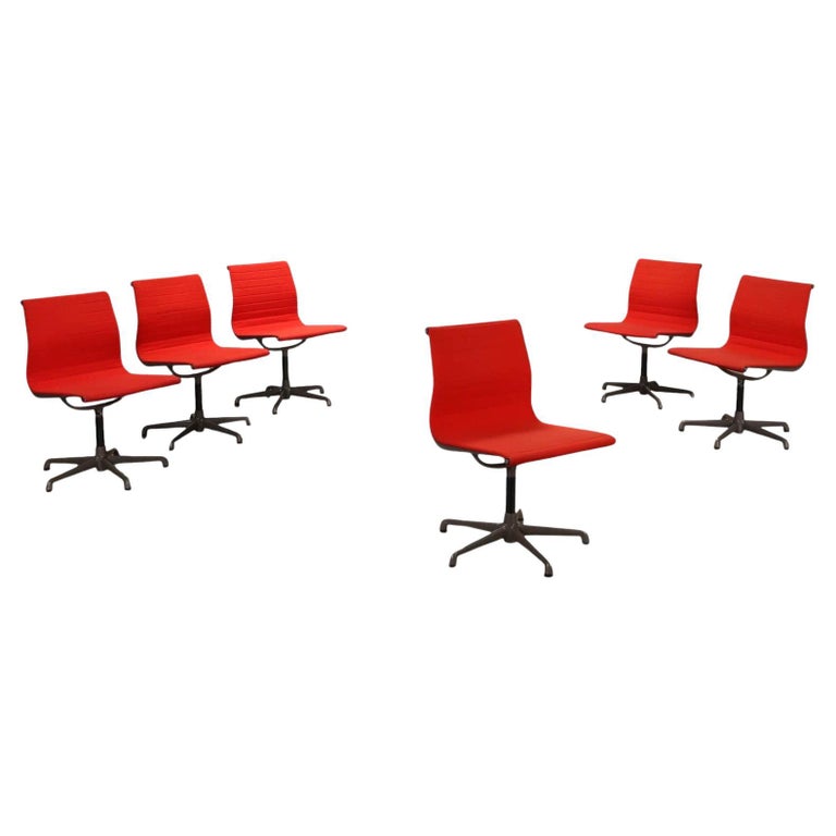 Sei sedie Girevoli Charles and Ray Eames rosse produzione ICF anni