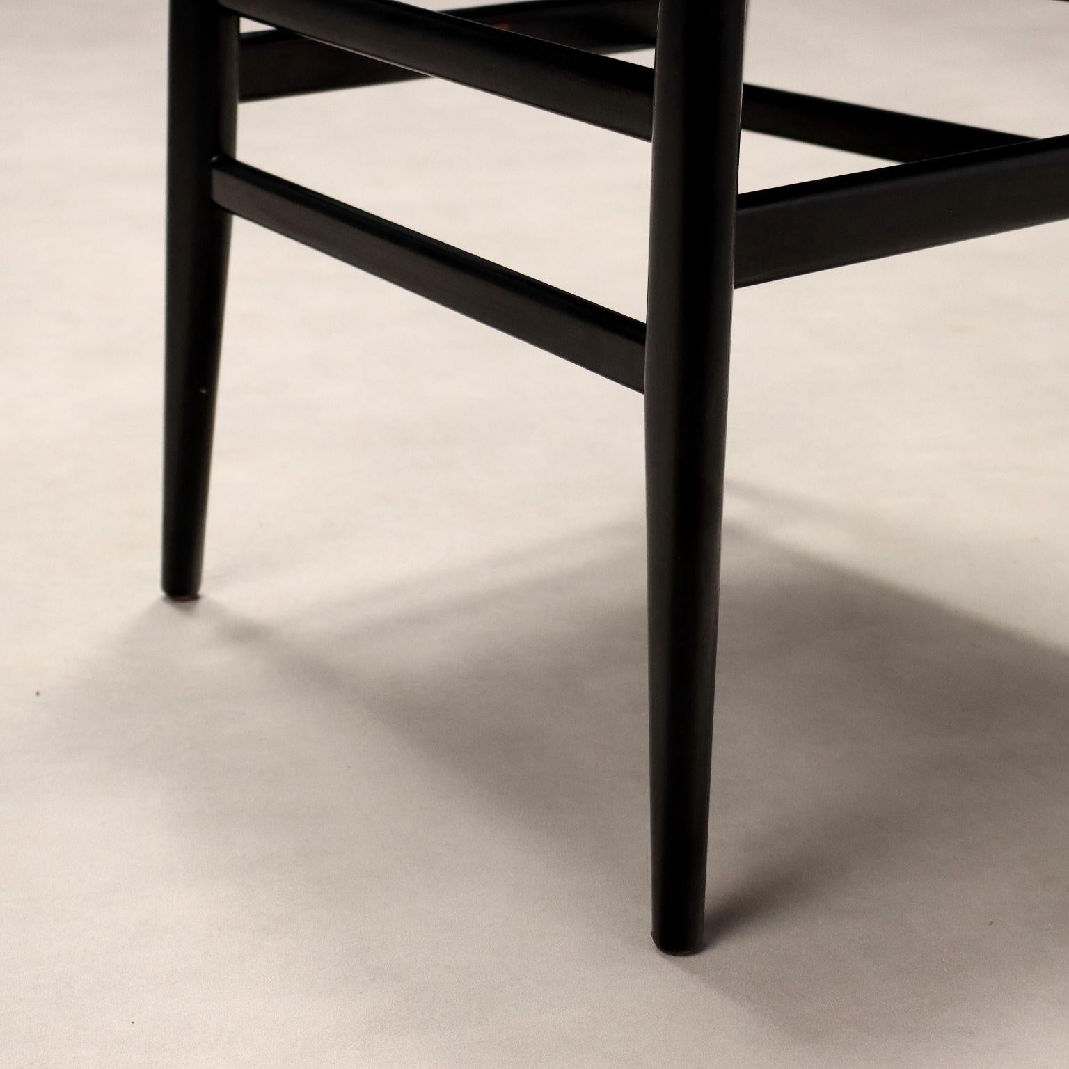 Six chaises 