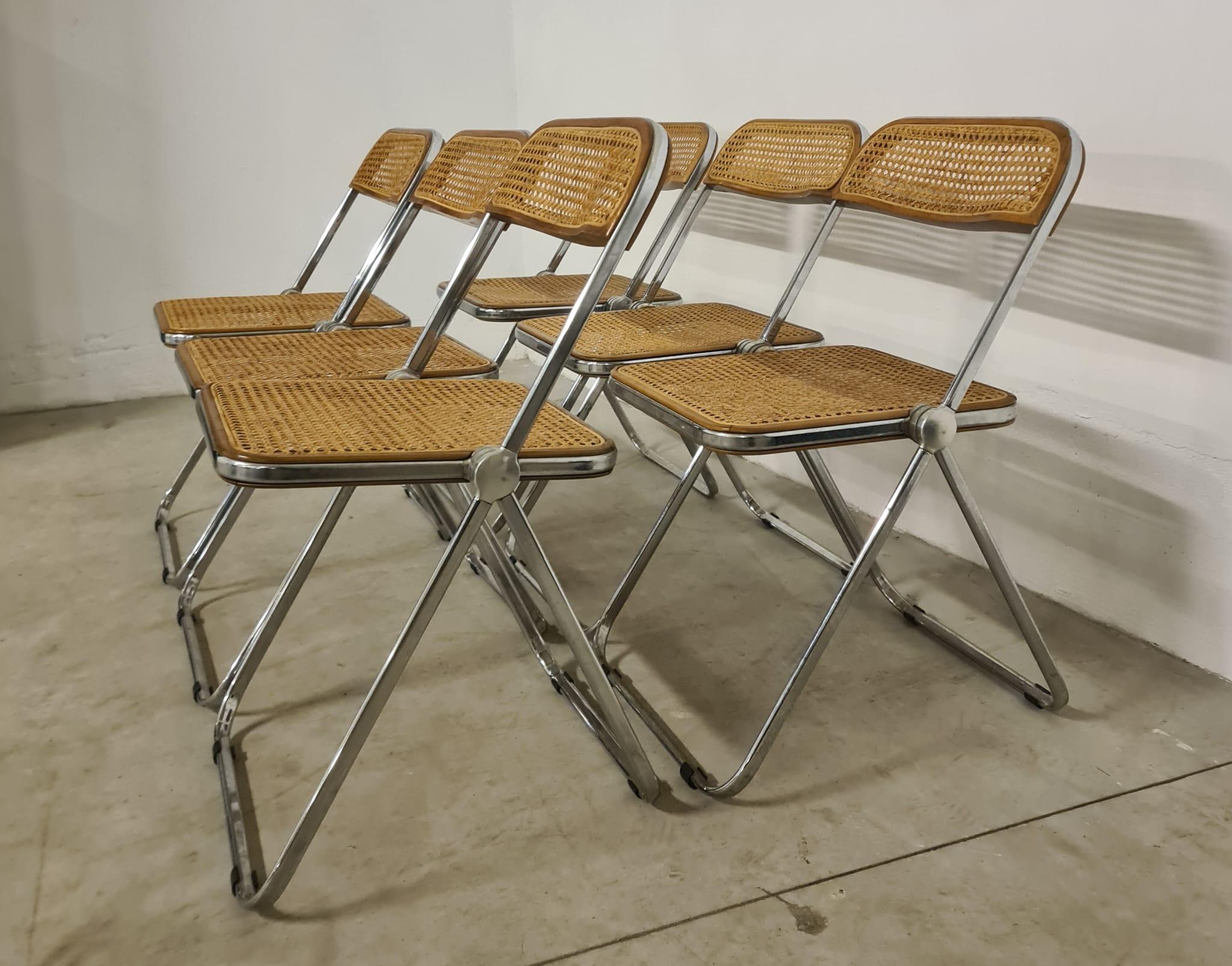 Plia-Stühle von Giancarlo Piretti für Anonima Castelli

Sechs Plia Stühle Modell Canè seltene Version des berühmten Stuhls von Anonima Castelli.

Der Plia-Stuhl wurde in seiner bekanntesten Version, mit einem Sitz aus Polypropylen, auf der Mailänder