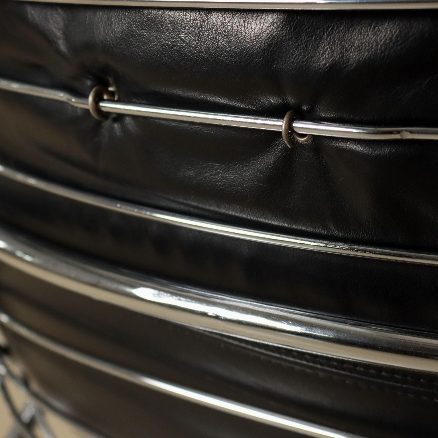 Six chaises 